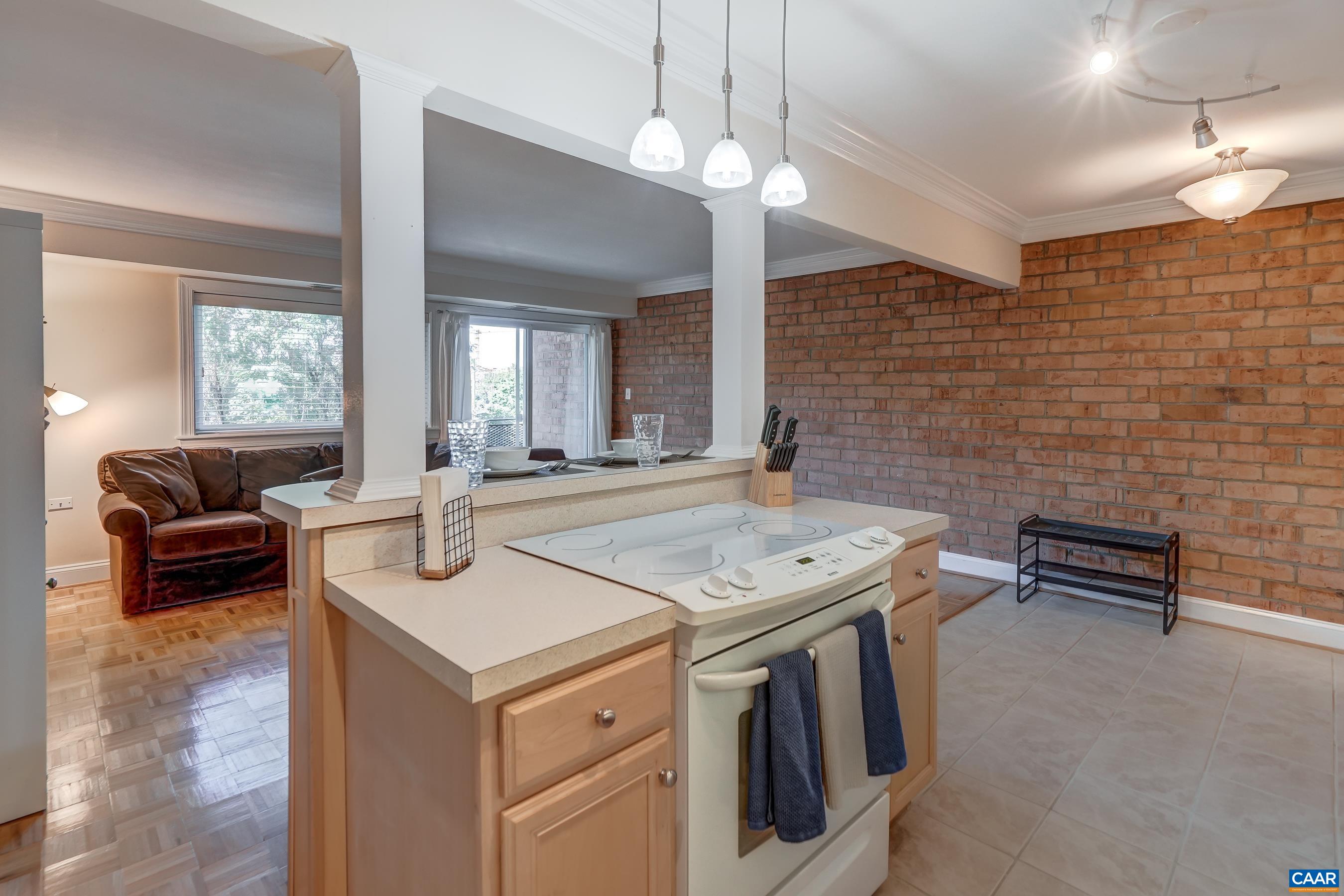 1800 JEFFERSON PARK AVE Unit: 58