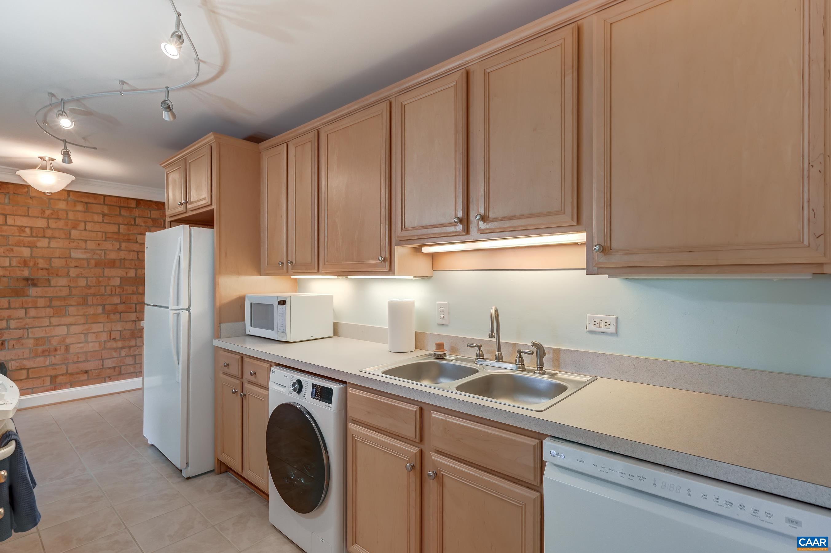 1800 JEFFERSON PARK AVE Unit: 58