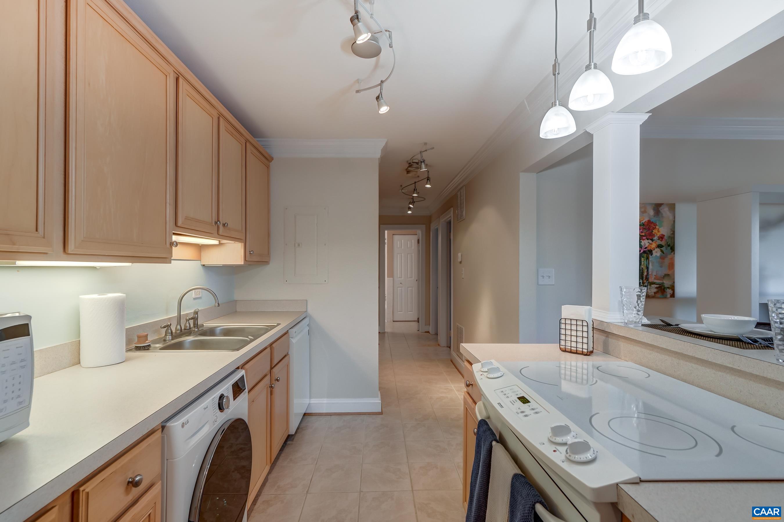 1800 JEFFERSON PARK AVE Unit: 58