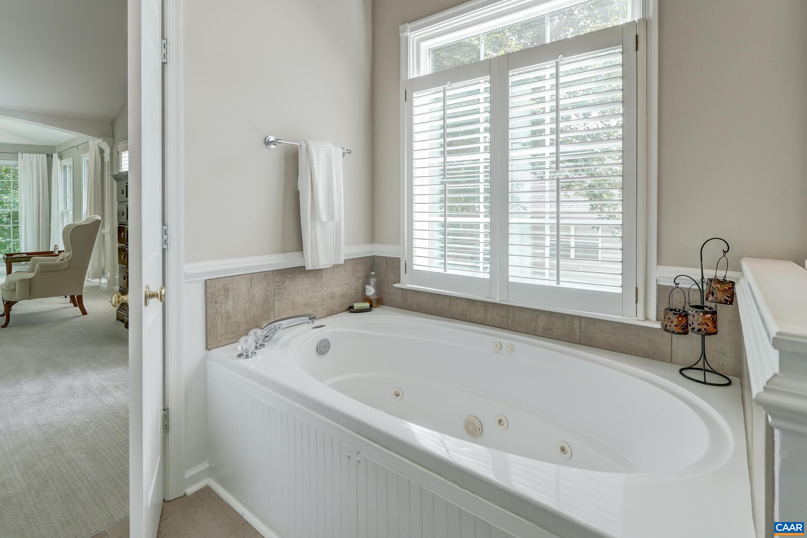 1376 DUNLORA DR