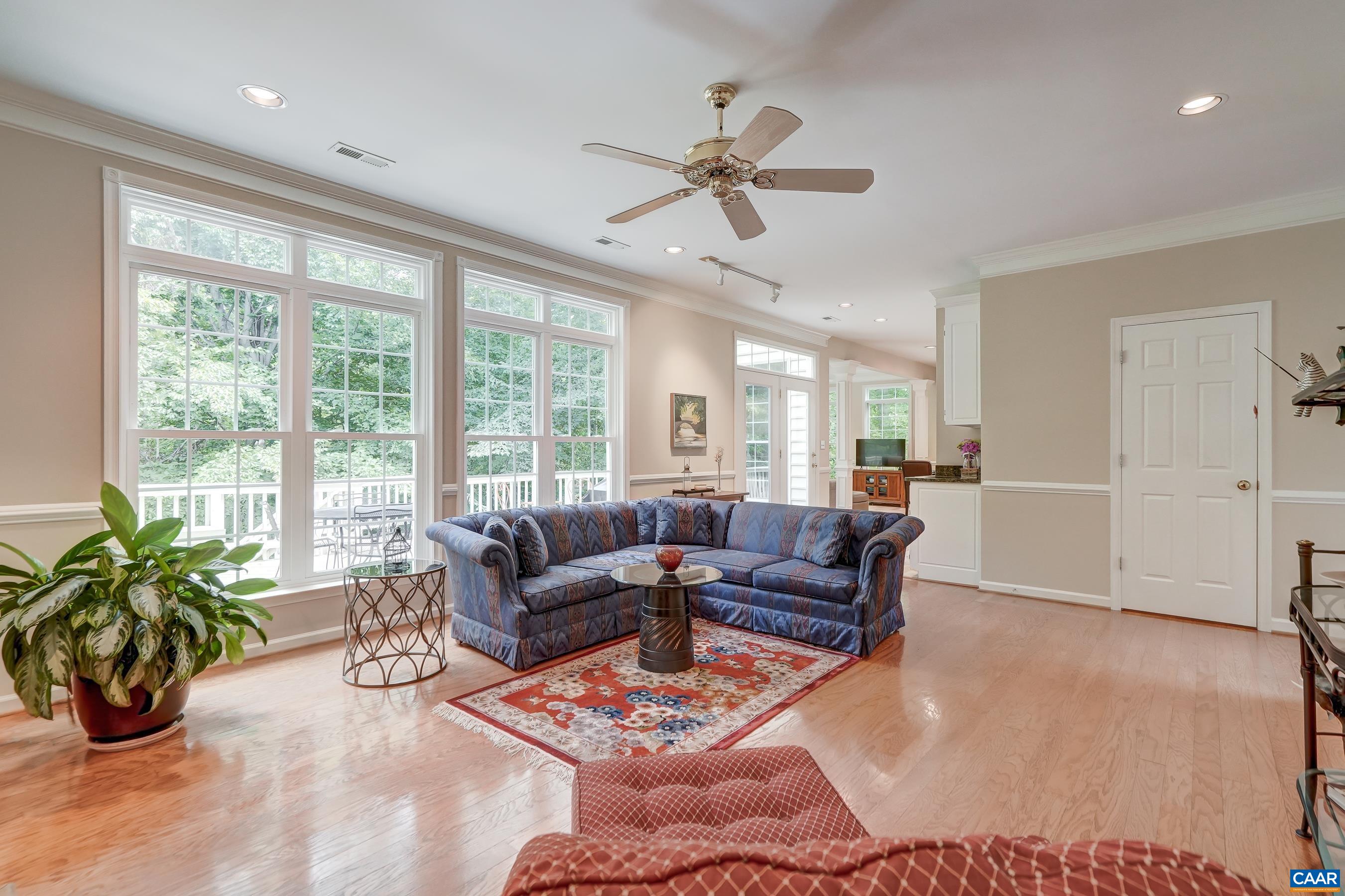 1376 DUNLORA DR
