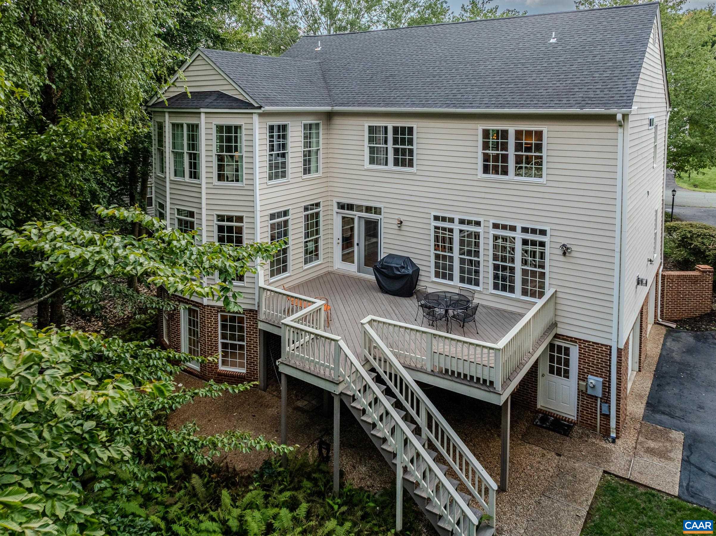 1376 DUNLORA DR
