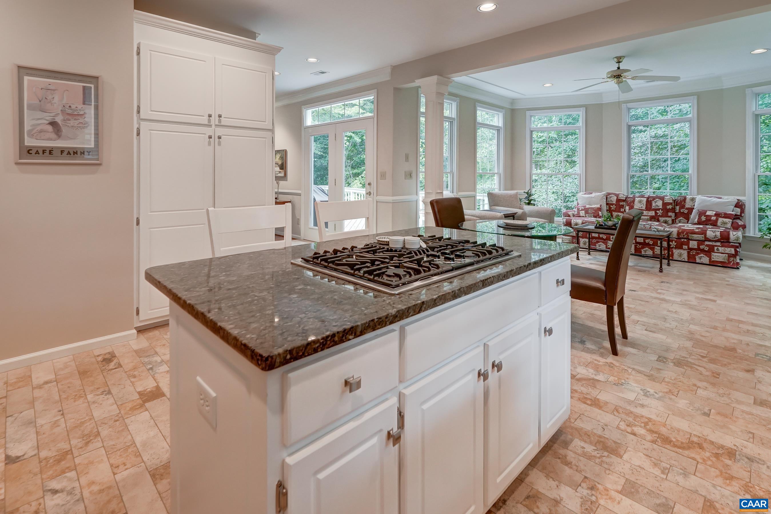 1376 DUNLORA DR