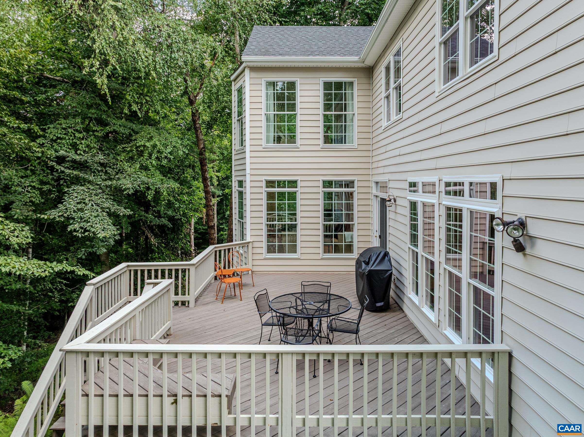 1376 DUNLORA DR