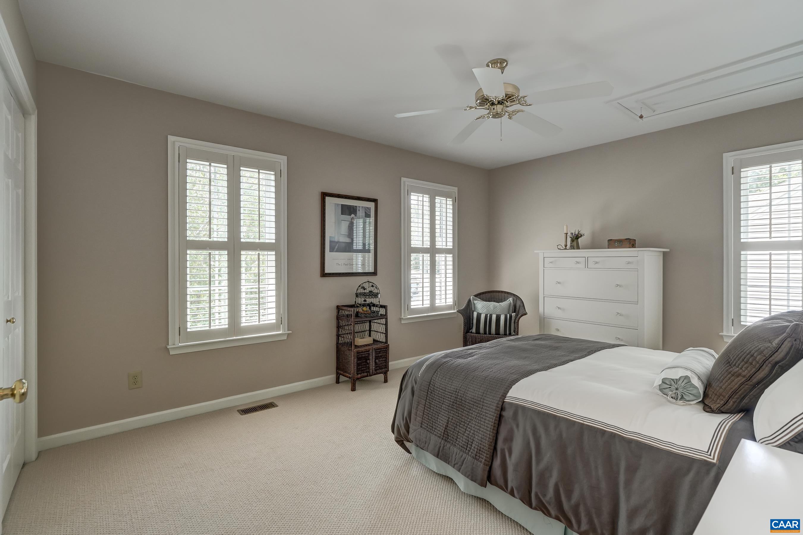 1376 DUNLORA DR