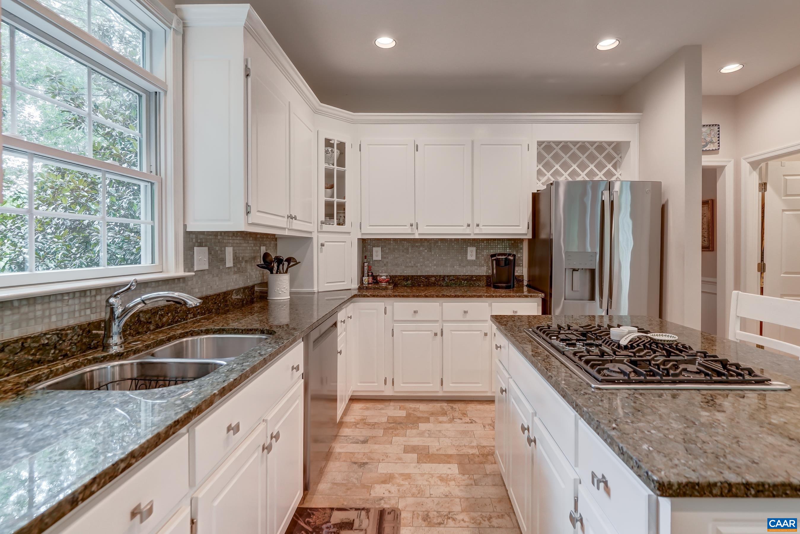 1376 DUNLORA DR