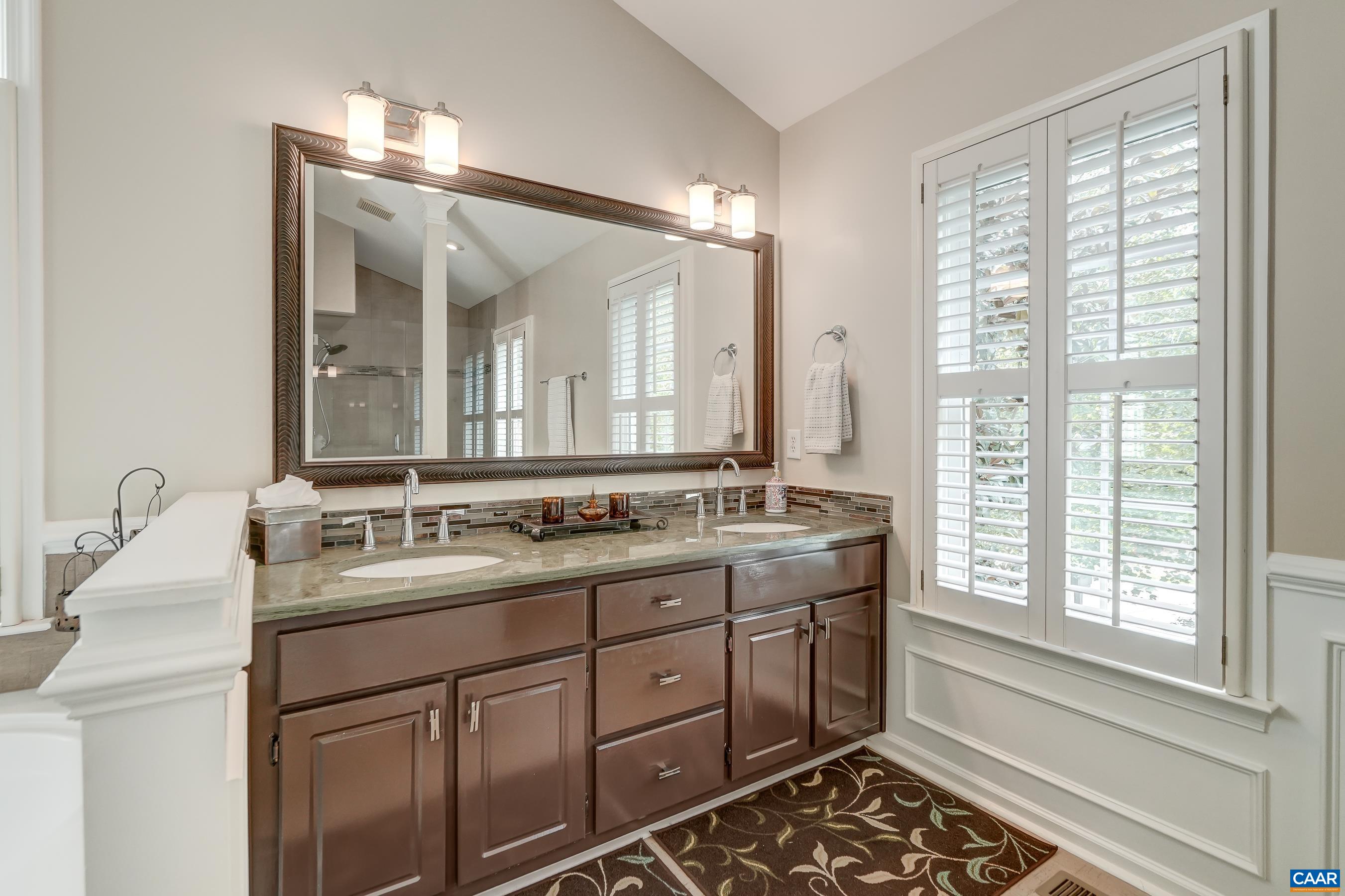 1376 DUNLORA DR