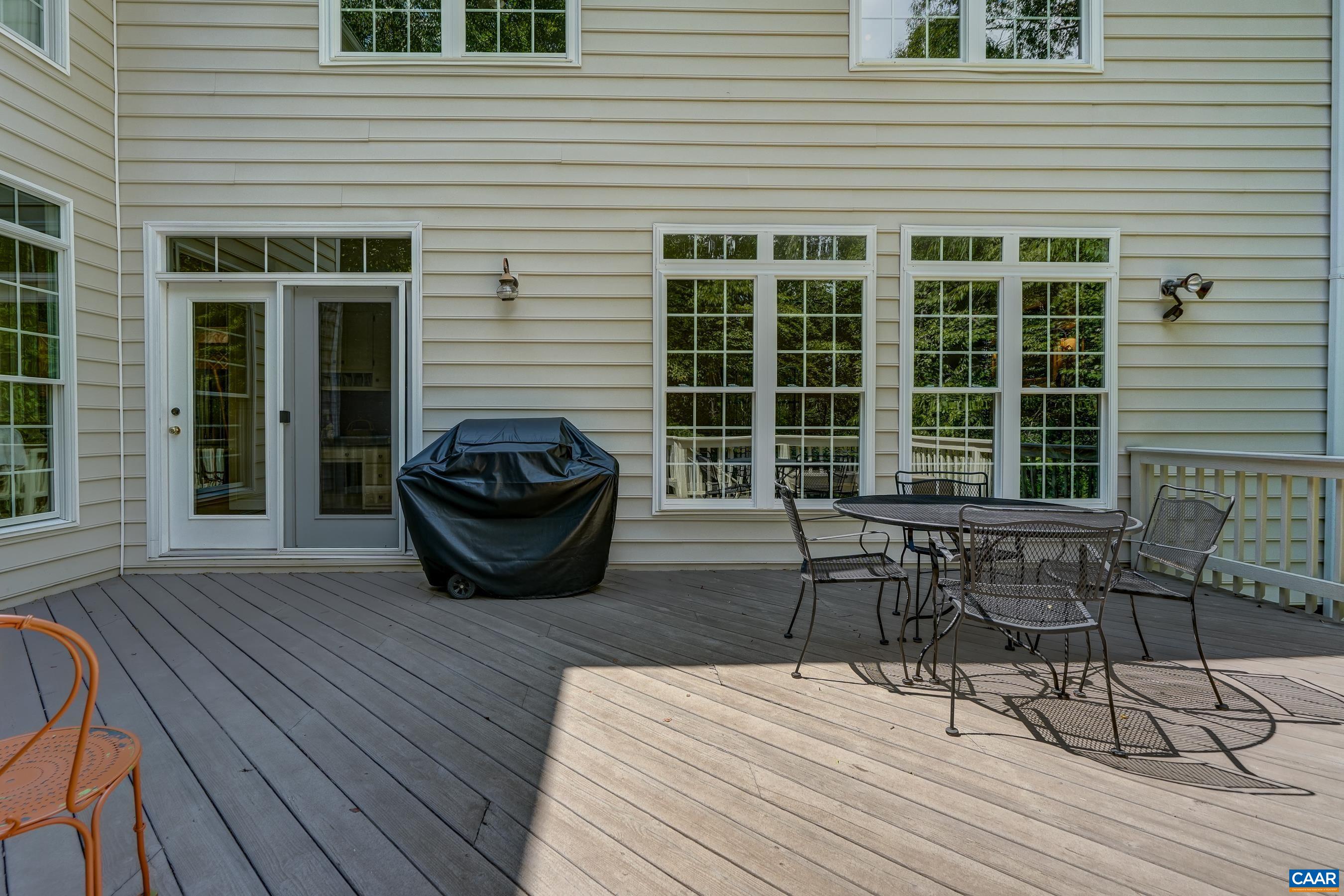 1376 DUNLORA DR