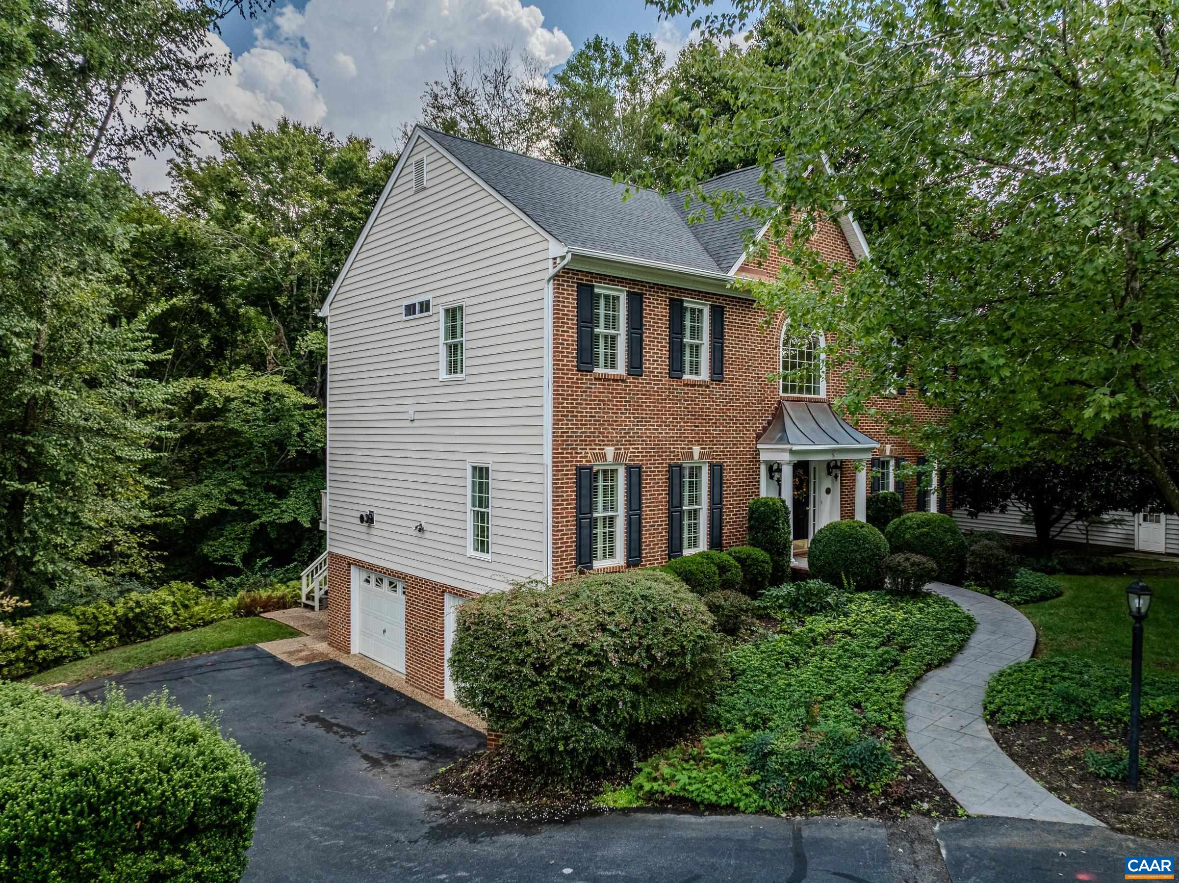 1376 DUNLORA DR
