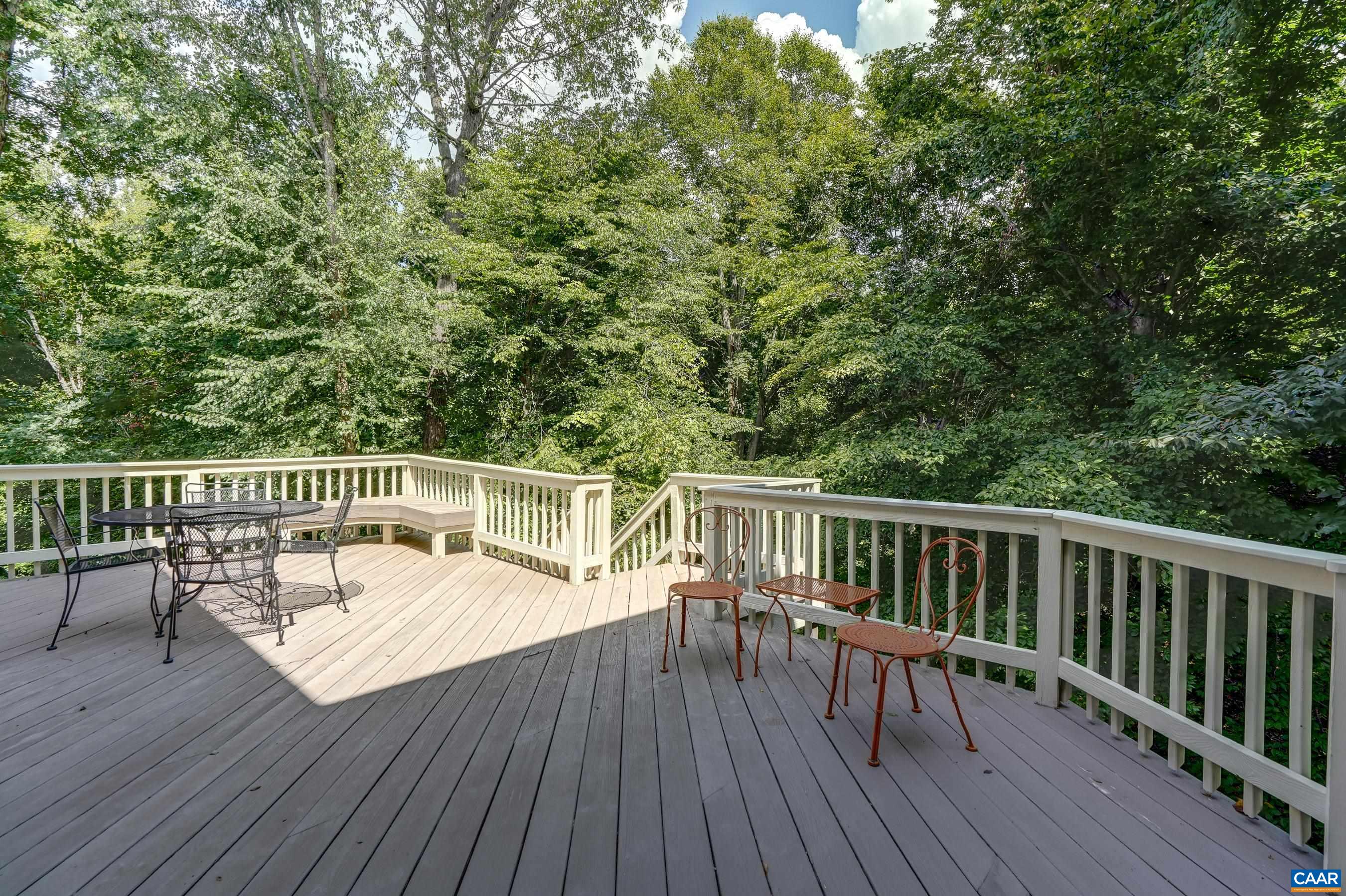 1376 DUNLORA DR