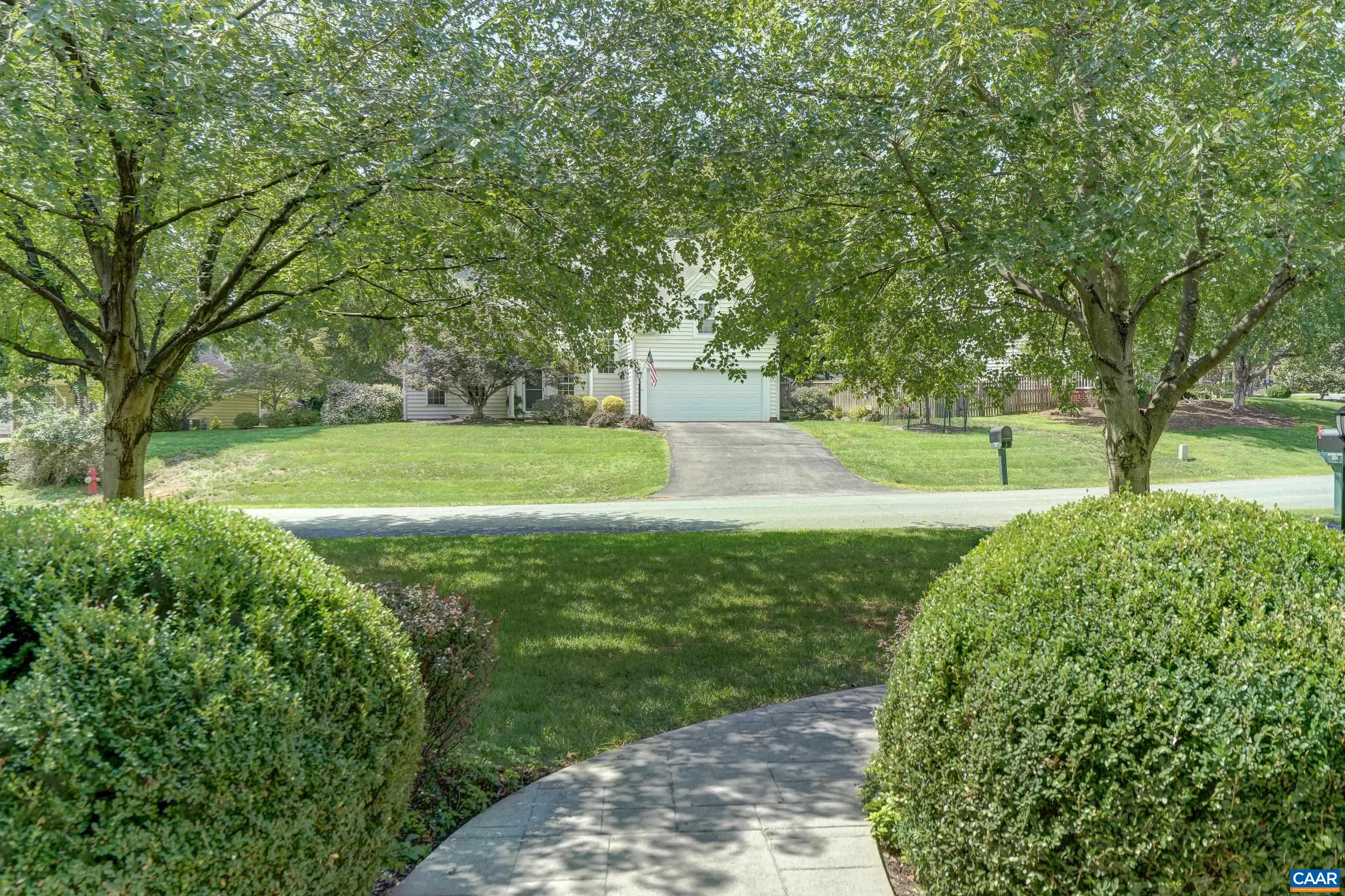 1376 DUNLORA DR