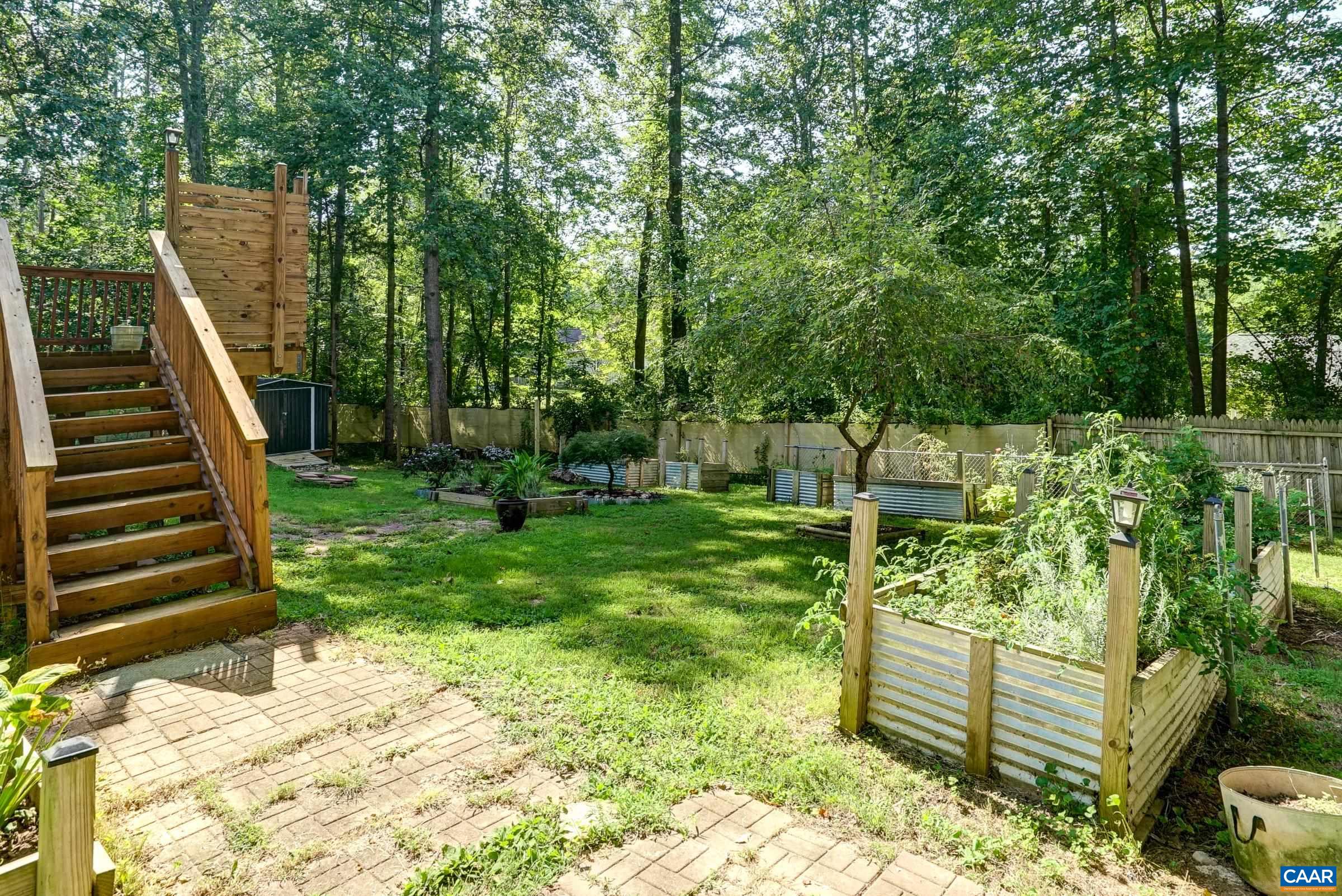 688 CARNATION RD