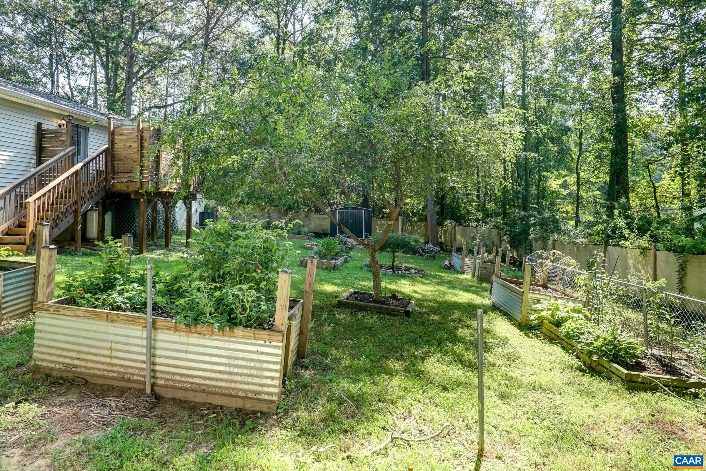 688 CARNATION RD