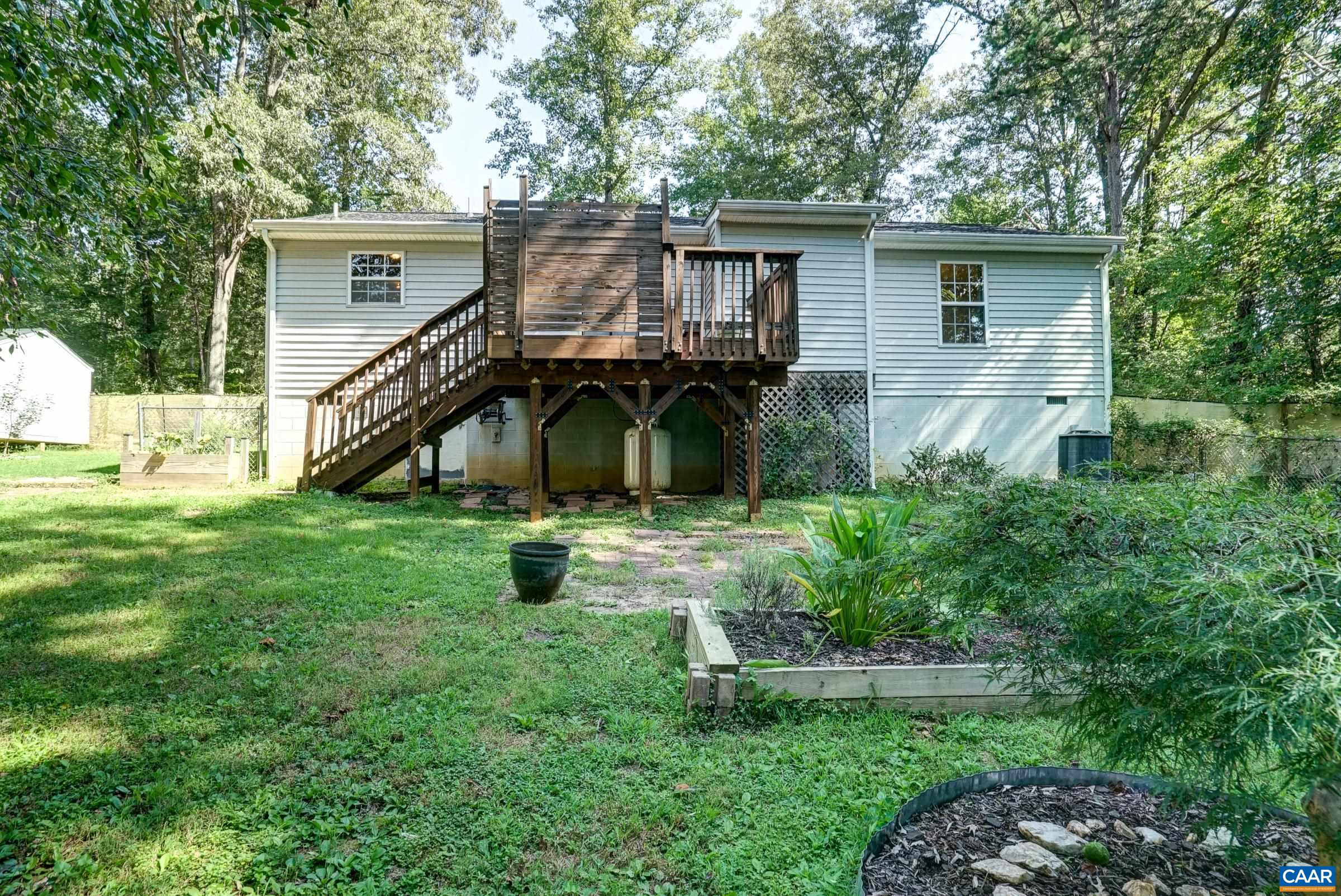 688 CARNATION RD