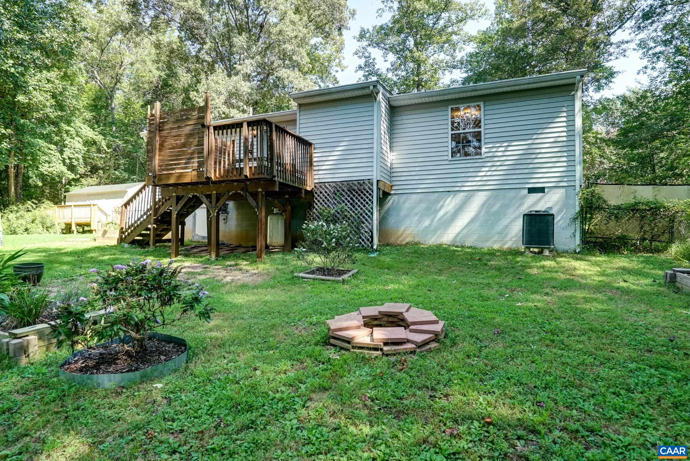688 CARNATION RD