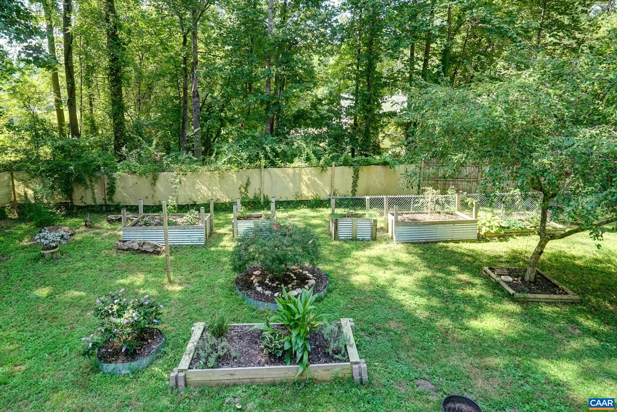 688 CARNATION RD