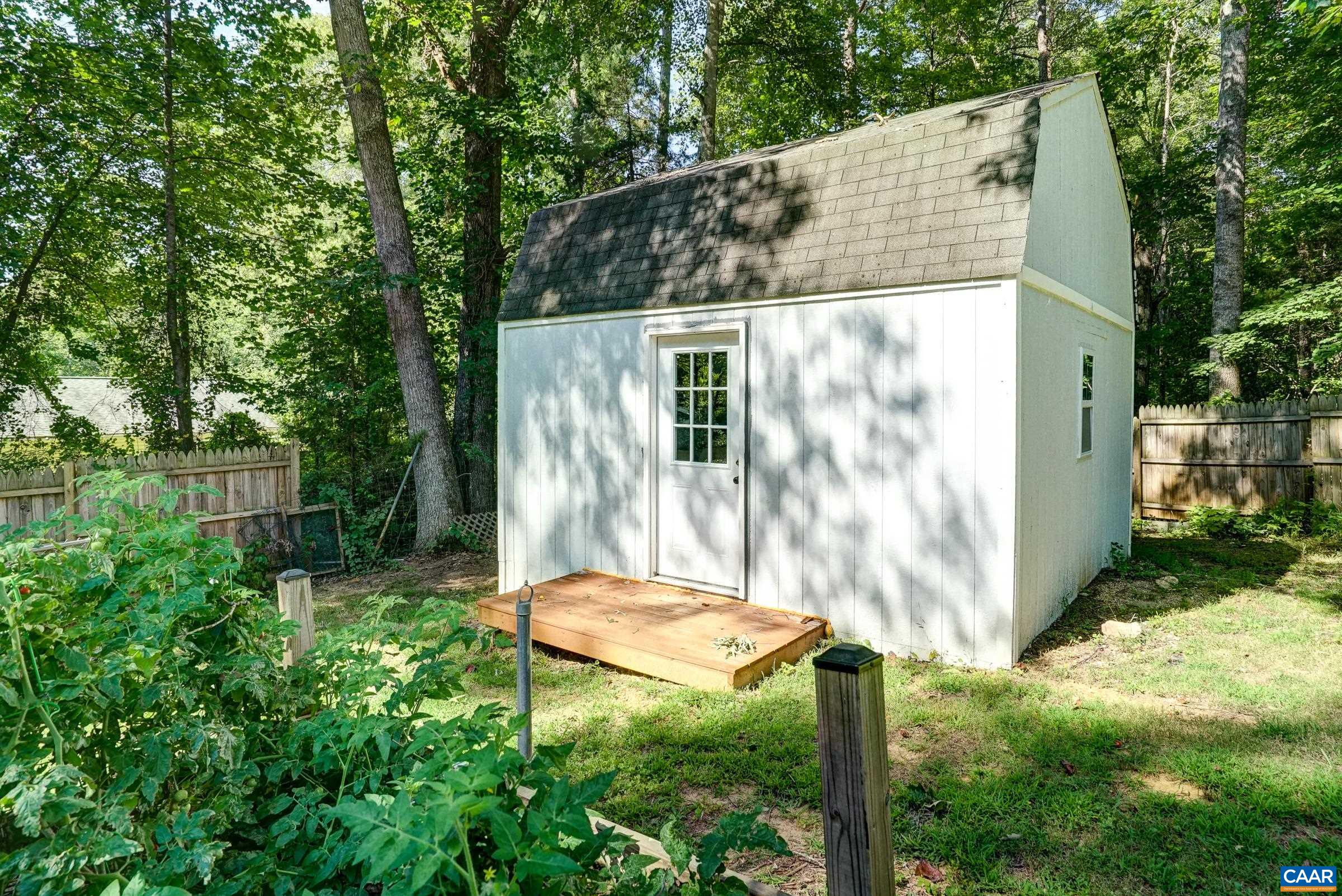 688 CARNATION RD