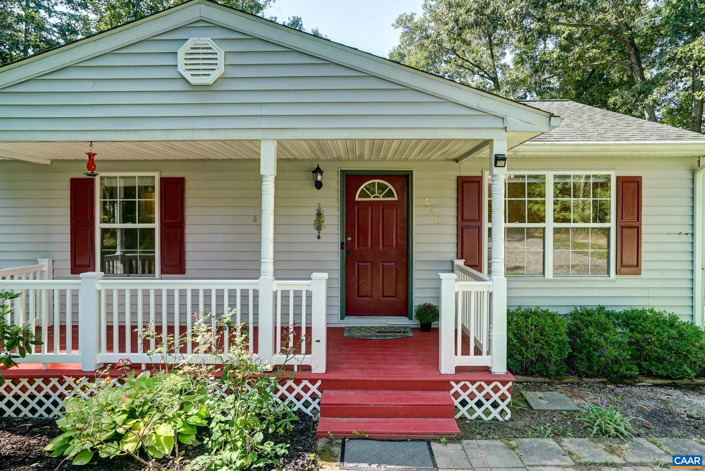688 CARNATION RD