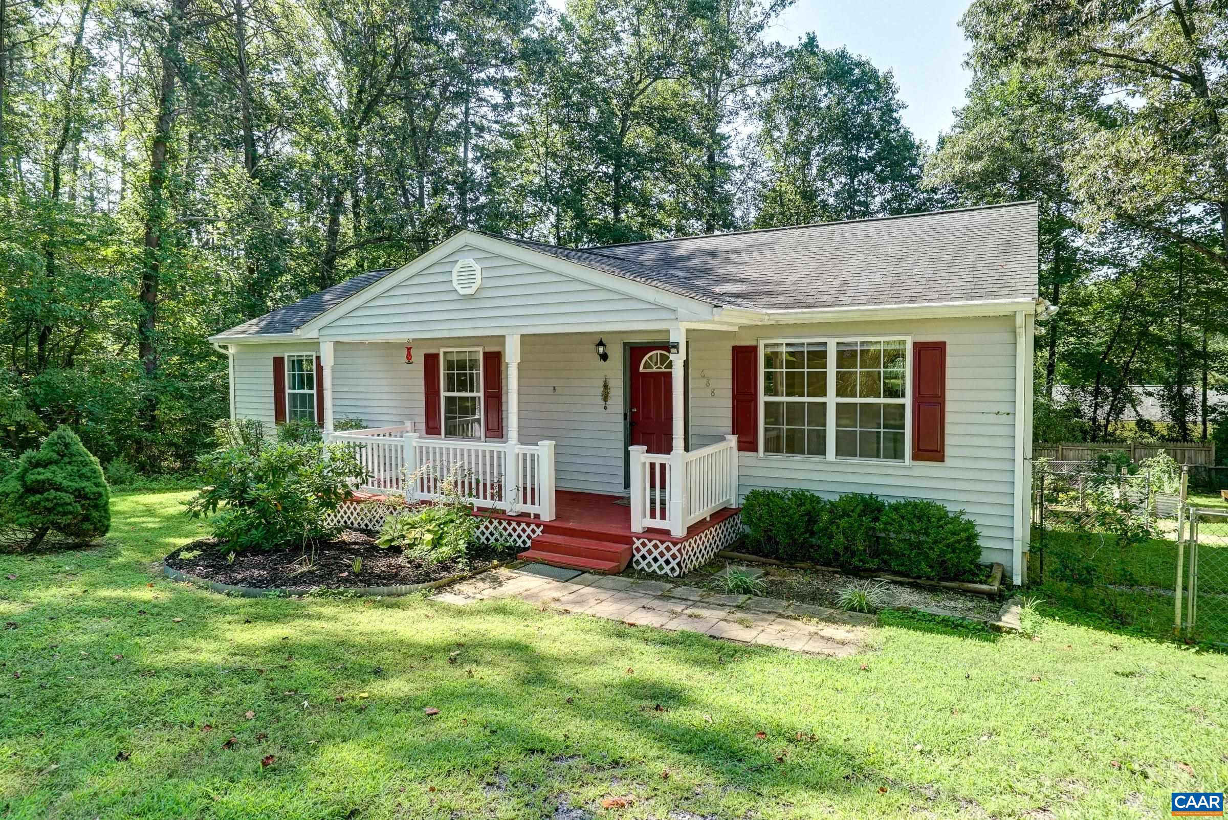 688 CARNATION RD