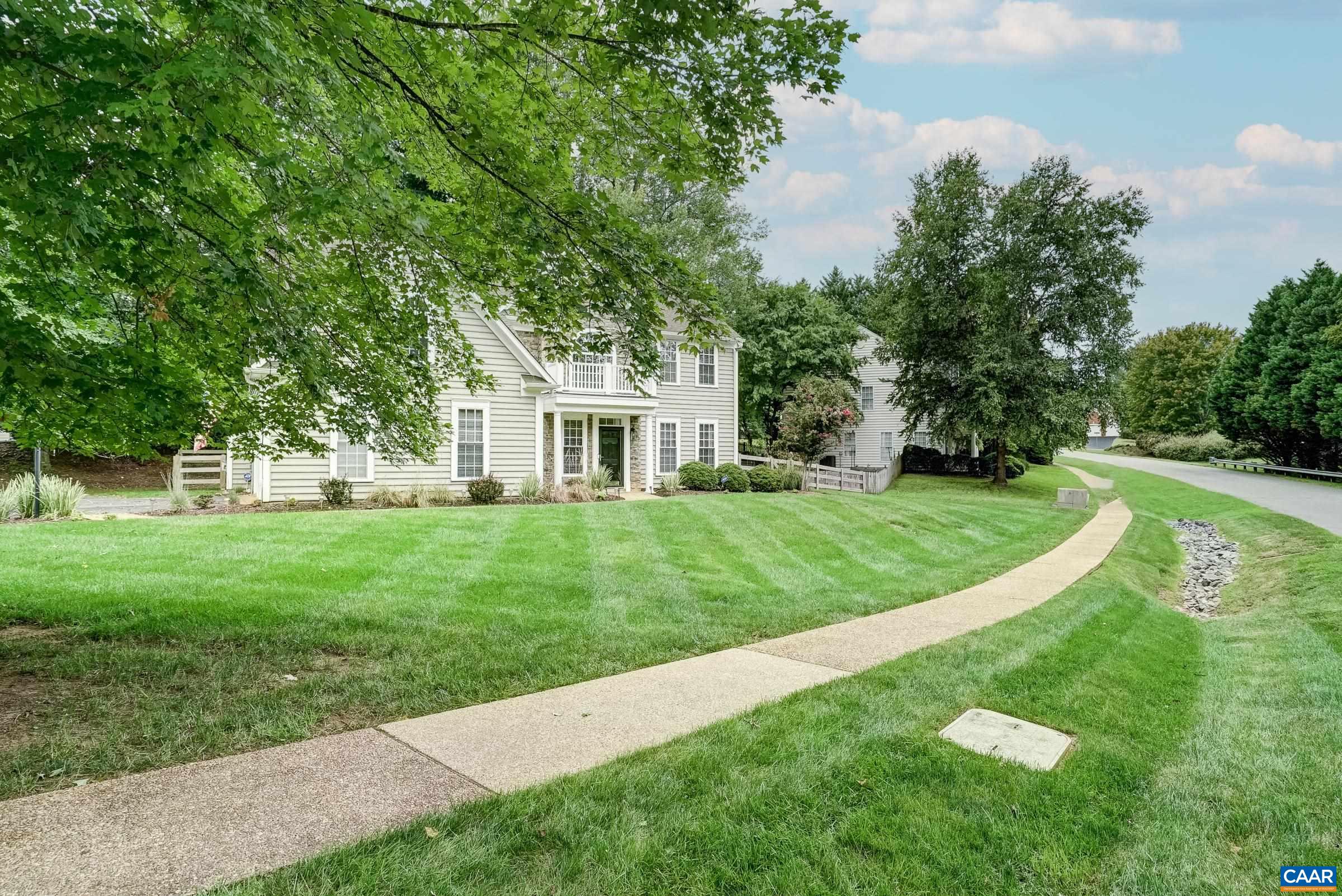 1230 DUNLORA DR