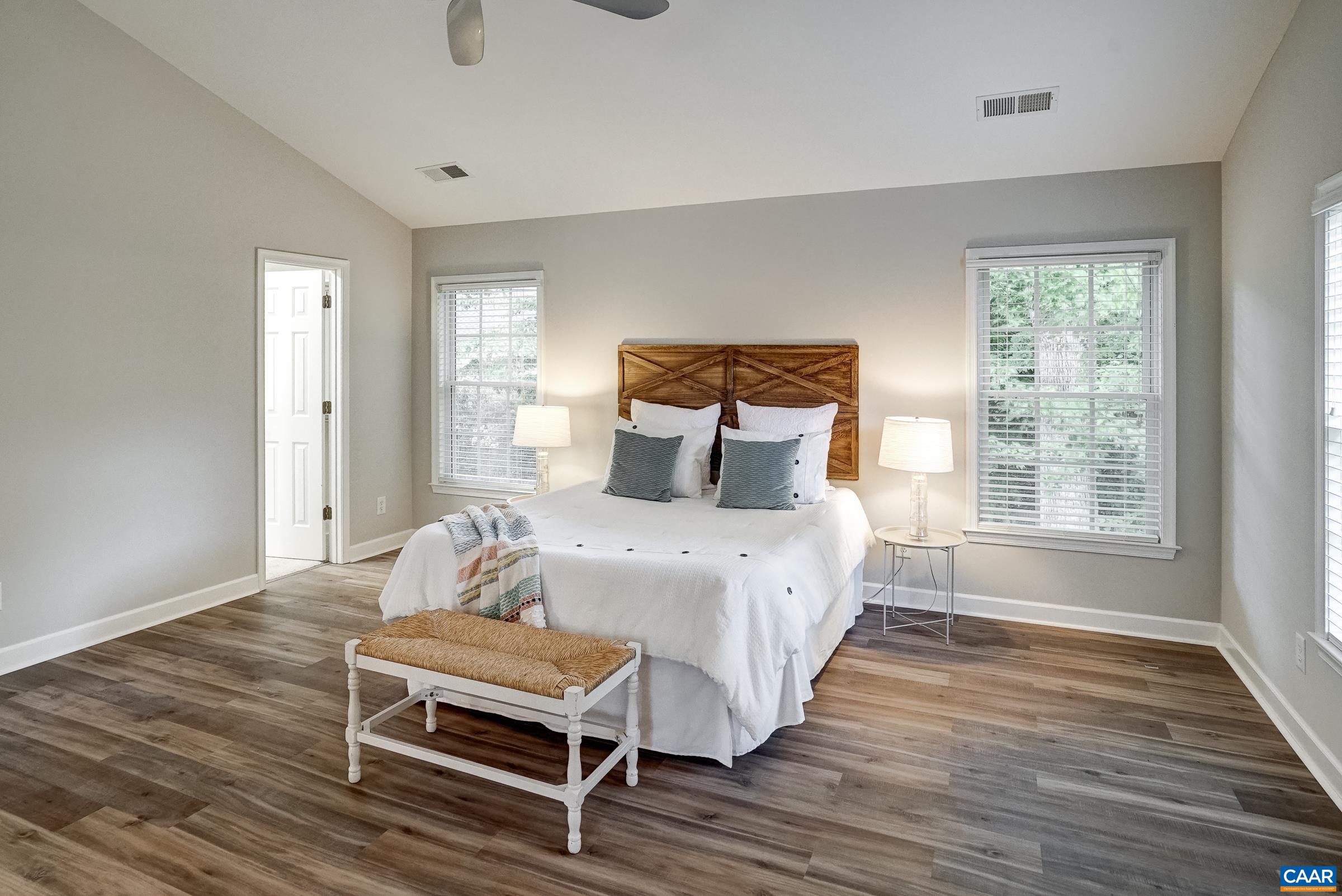 1230 DUNLORA DR