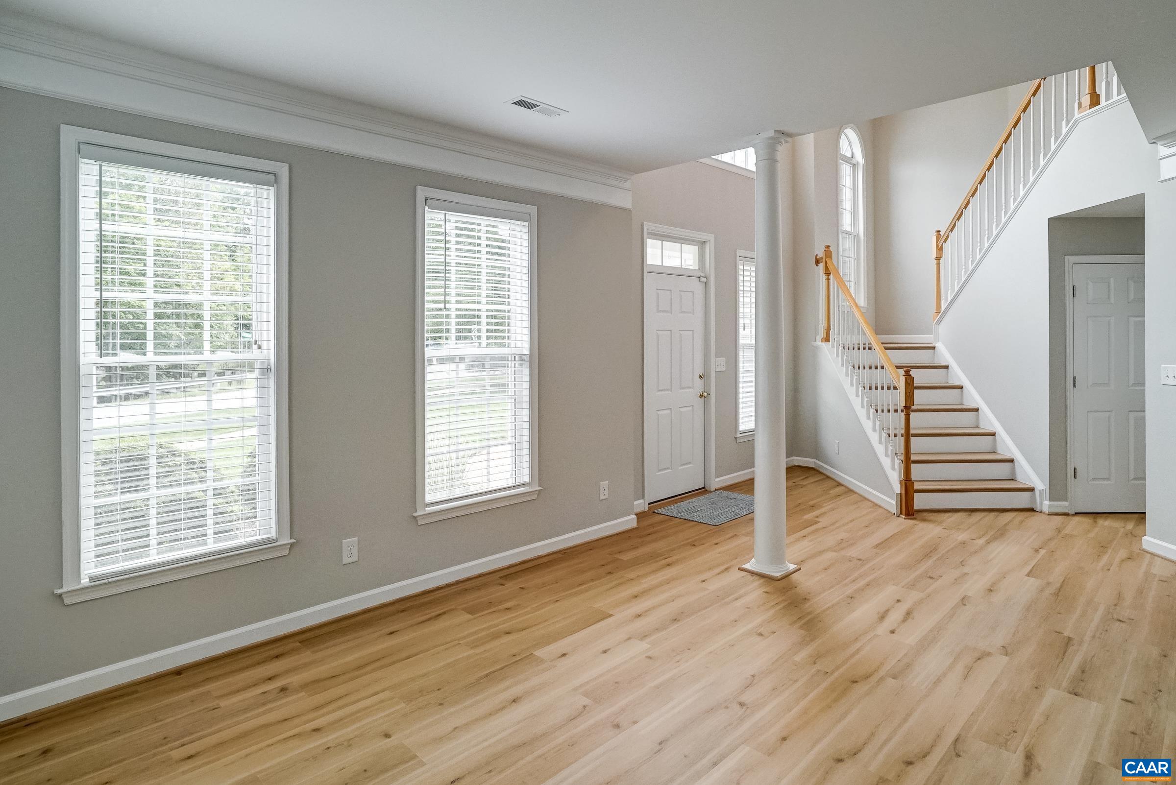 1230 DUNLORA DR