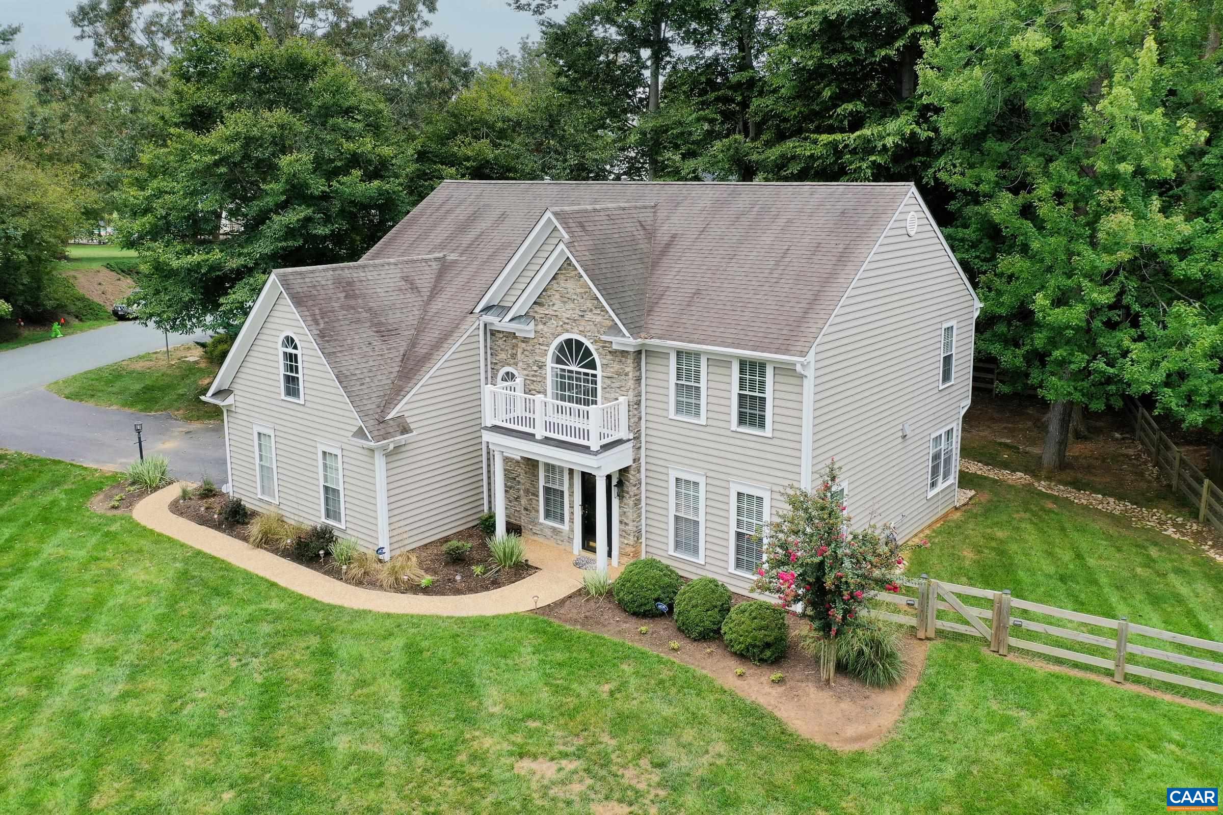 1230 DUNLORA DR