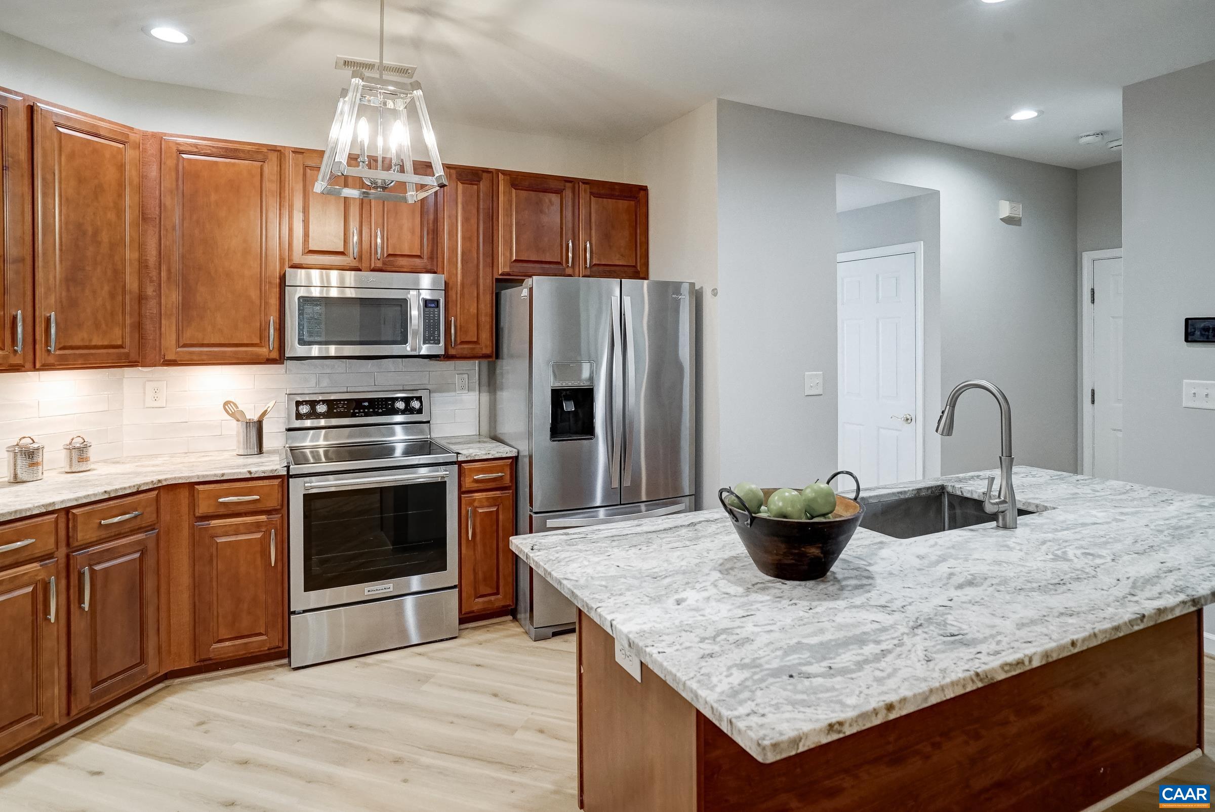 1230 DUNLORA DR