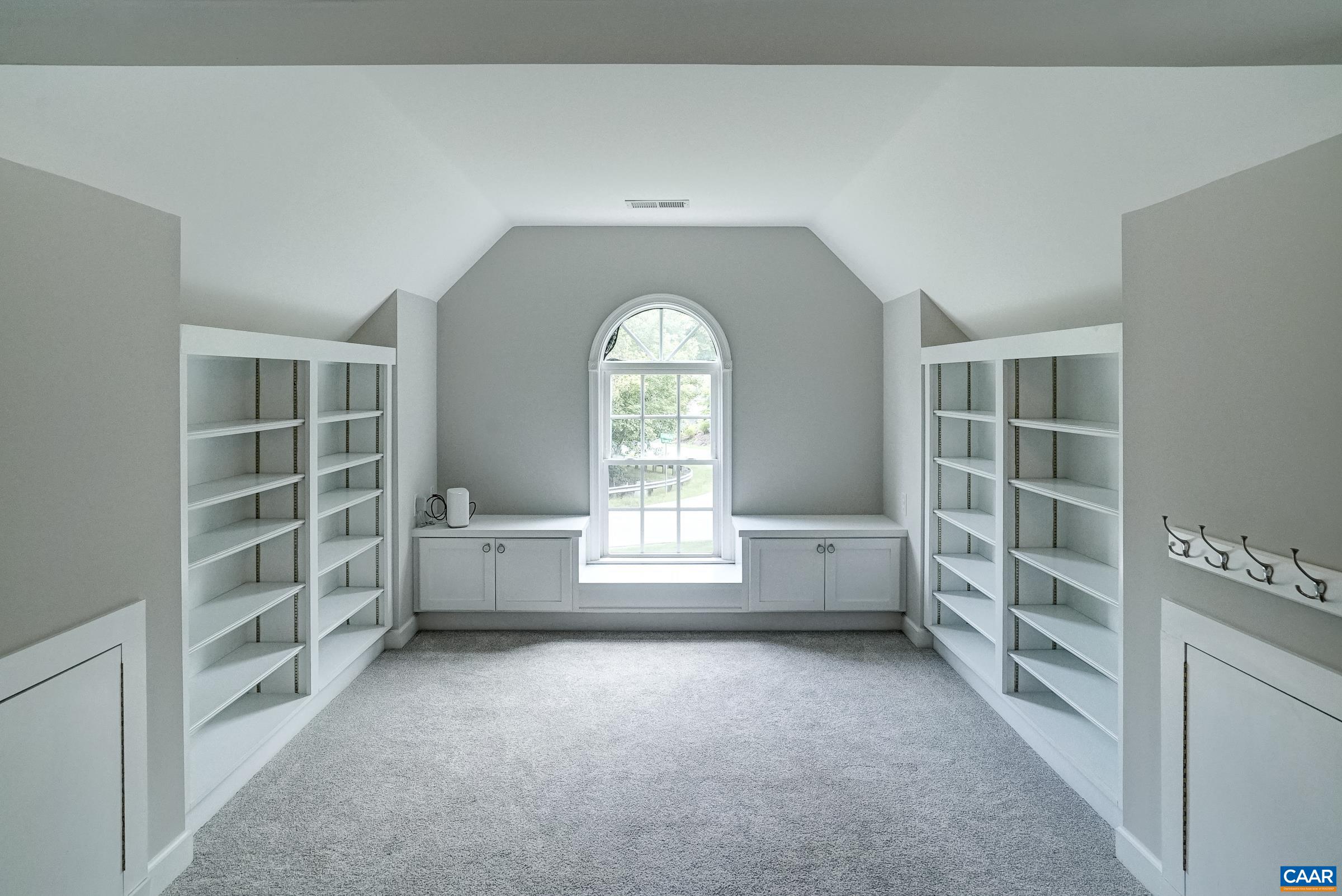 1230 DUNLORA DR