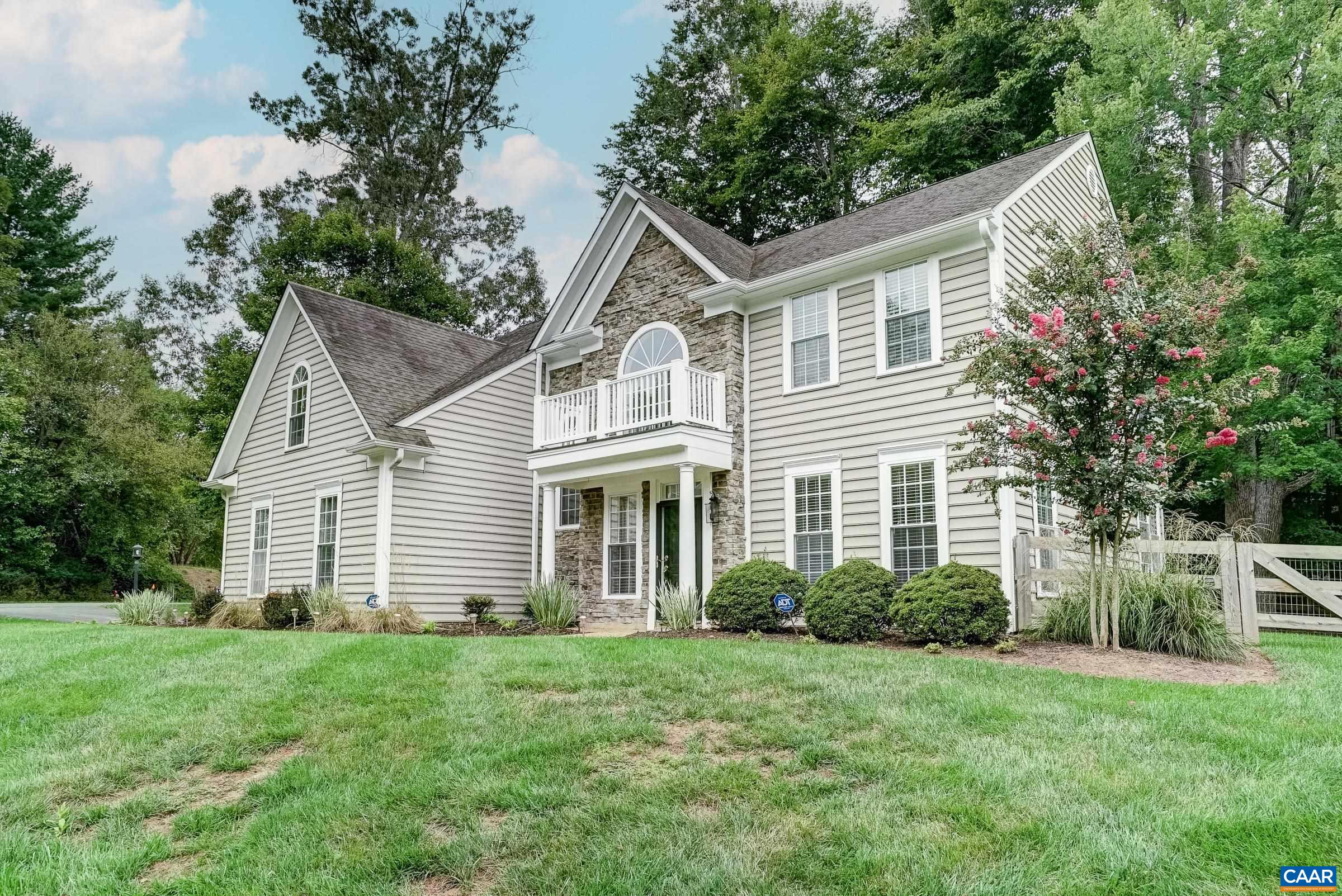 1230 DUNLORA DR