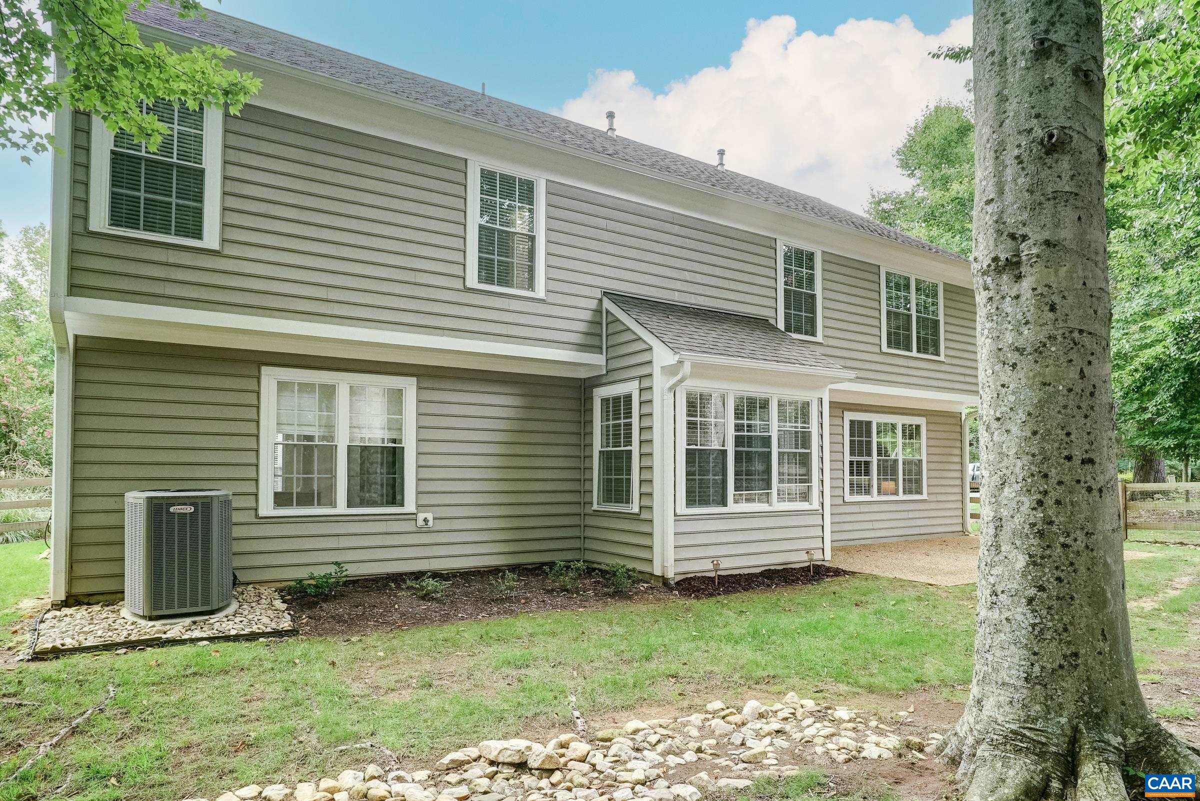 1230 DUNLORA DR