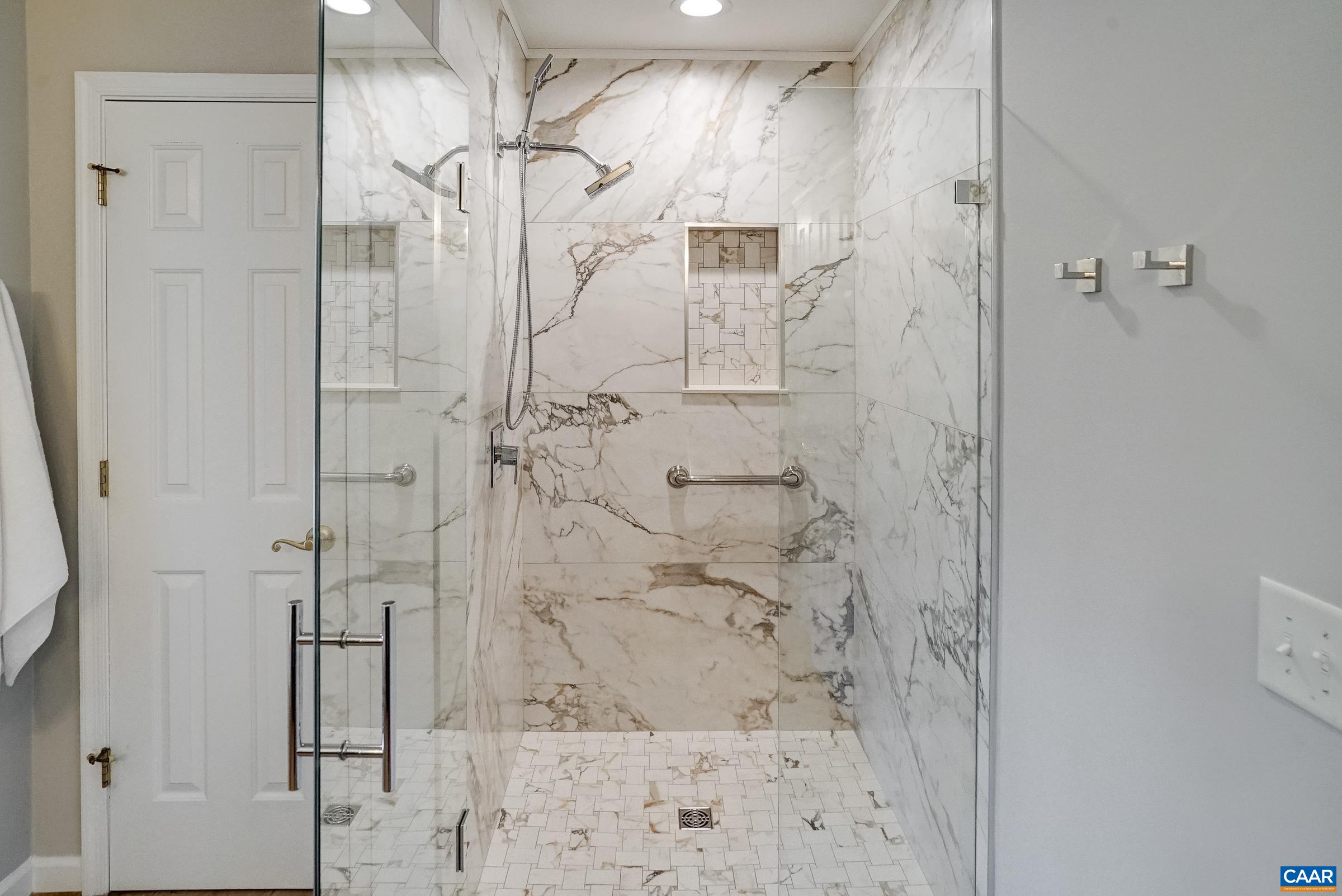 1230 DUNLORA DR