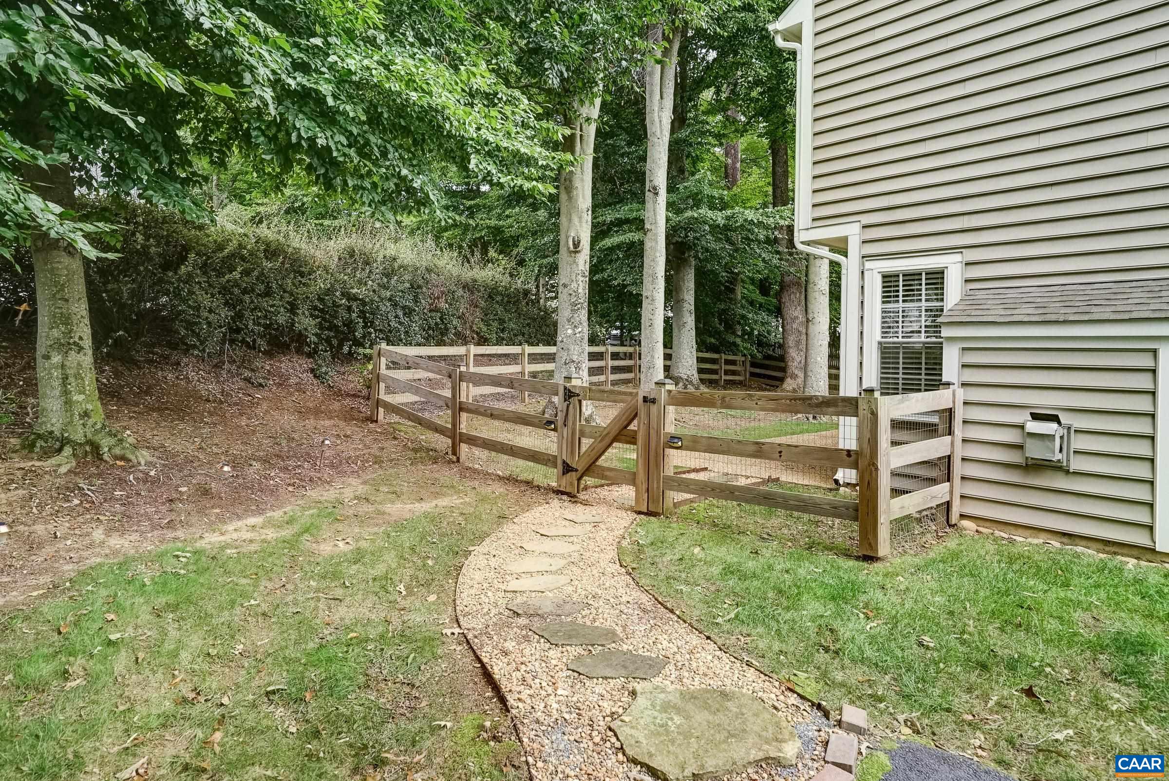 1230 DUNLORA DR
