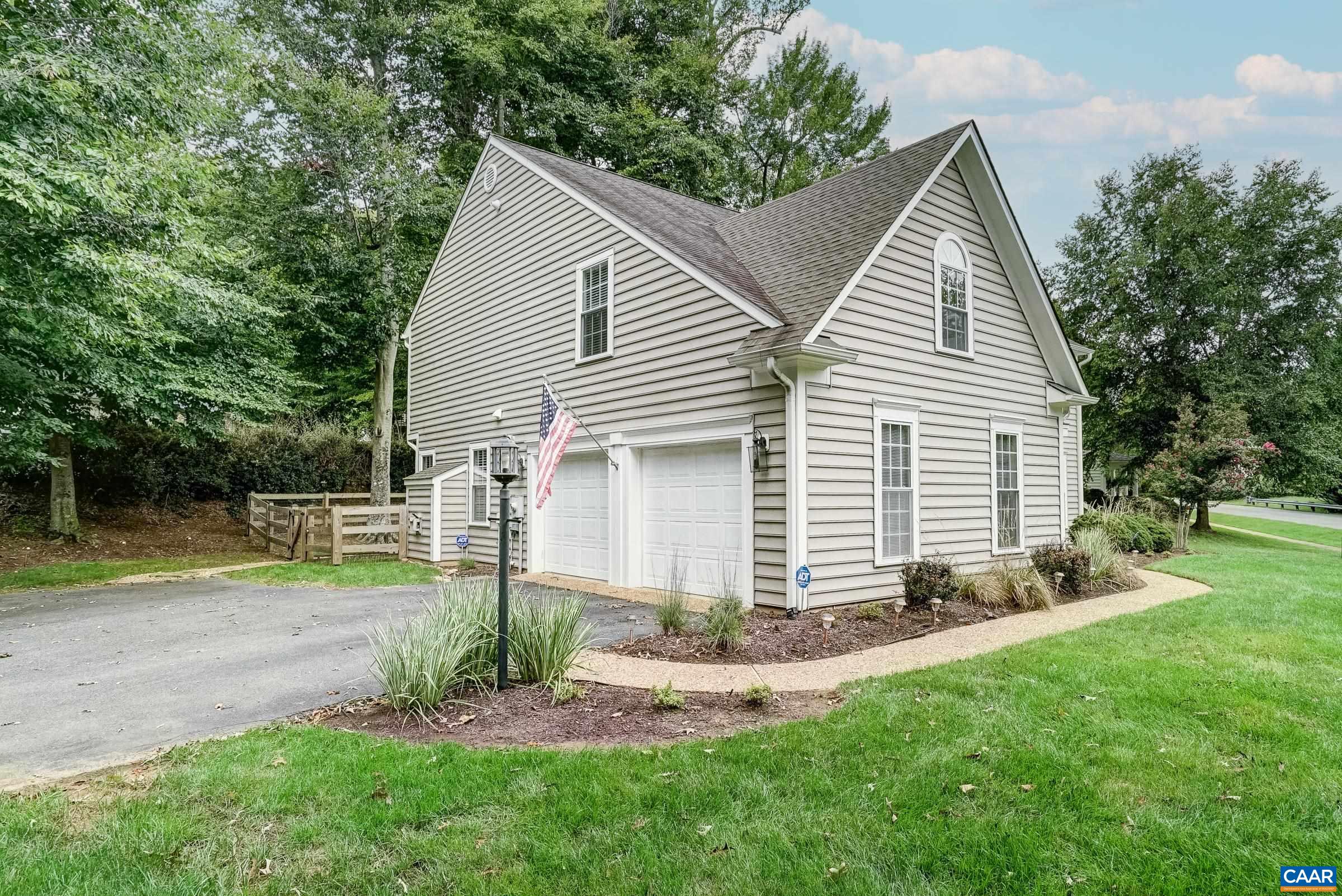 1230 DUNLORA DR