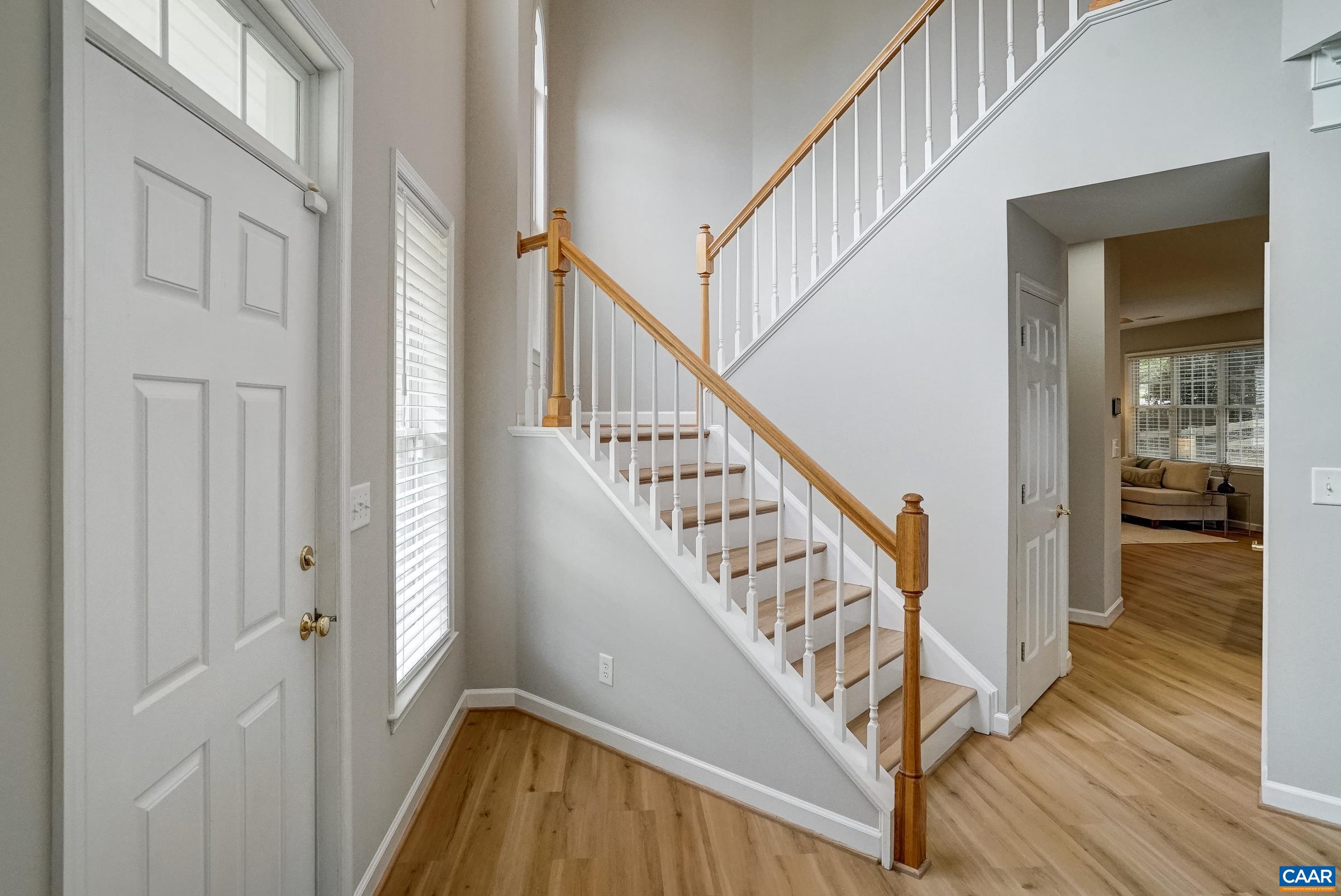 1230 DUNLORA DR