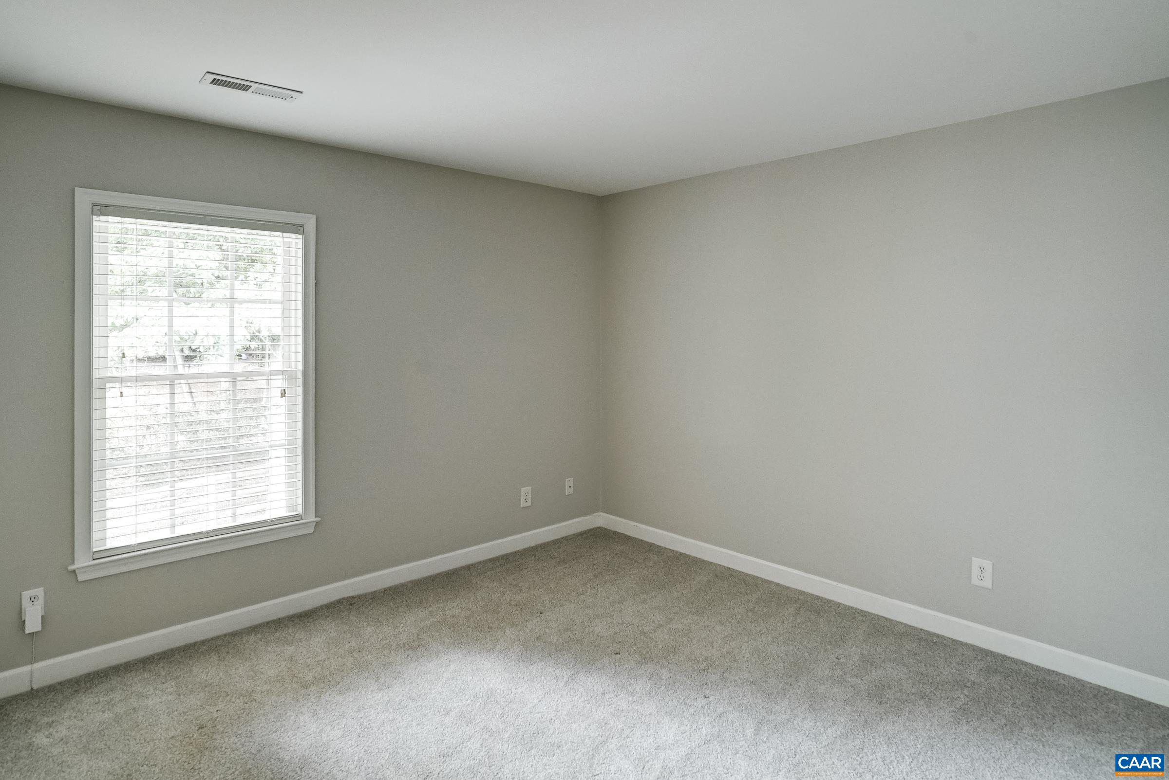 1230 DUNLORA DR