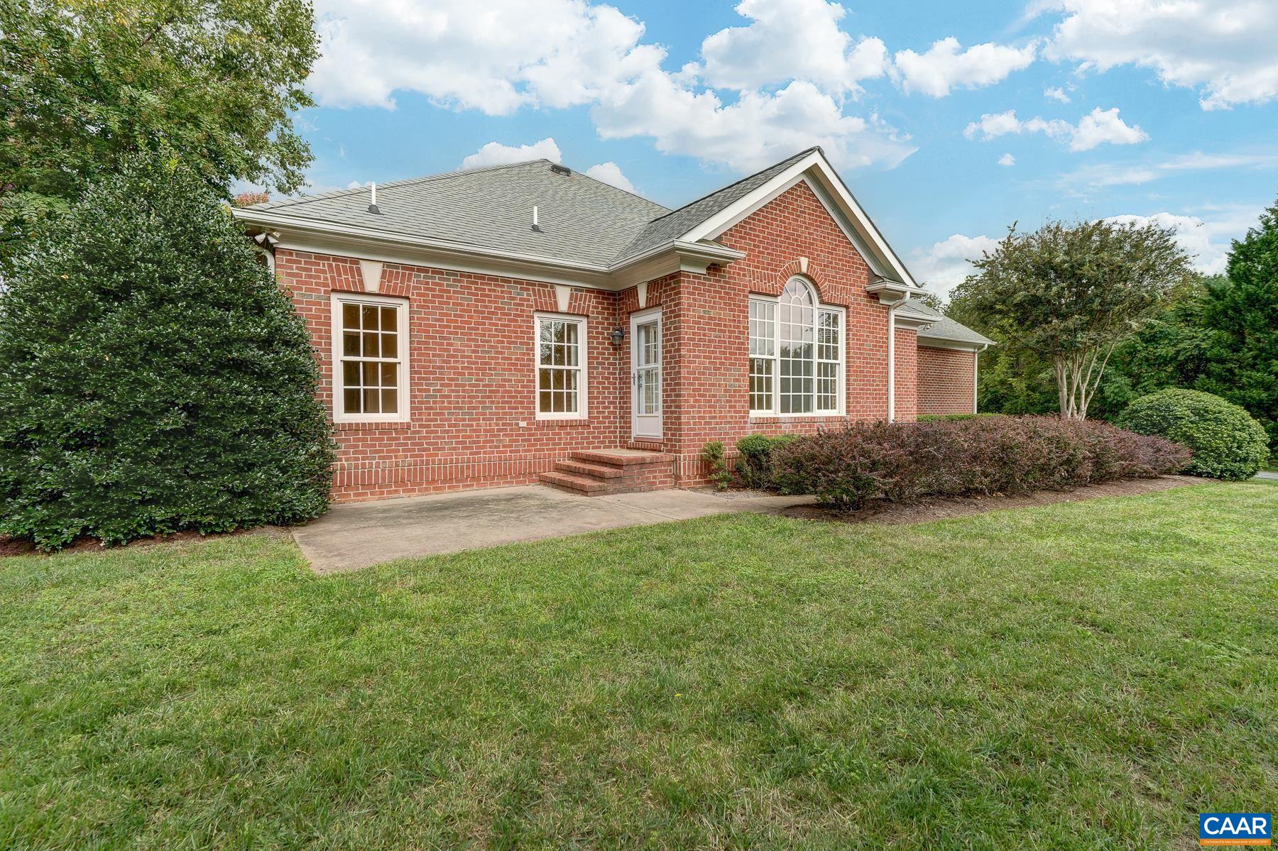 664 HADEN LN