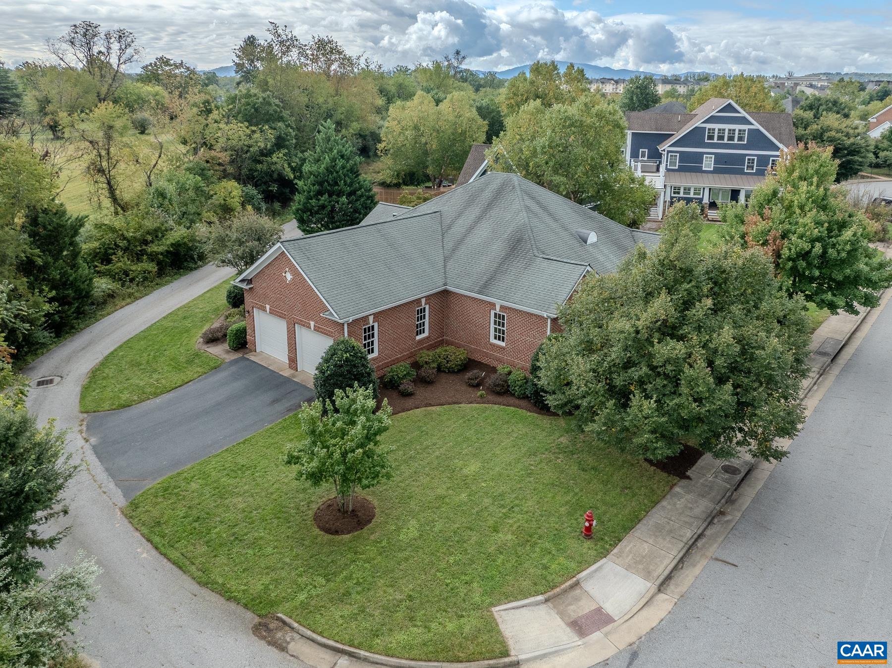 664 HADEN LN