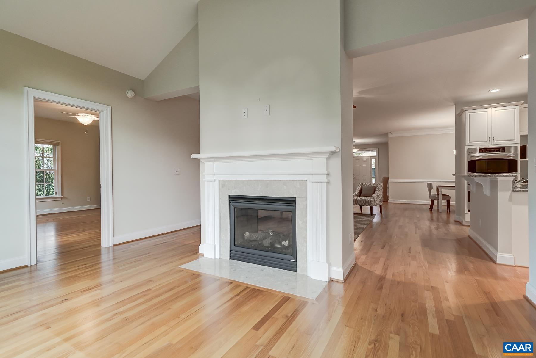 664 HADEN LN