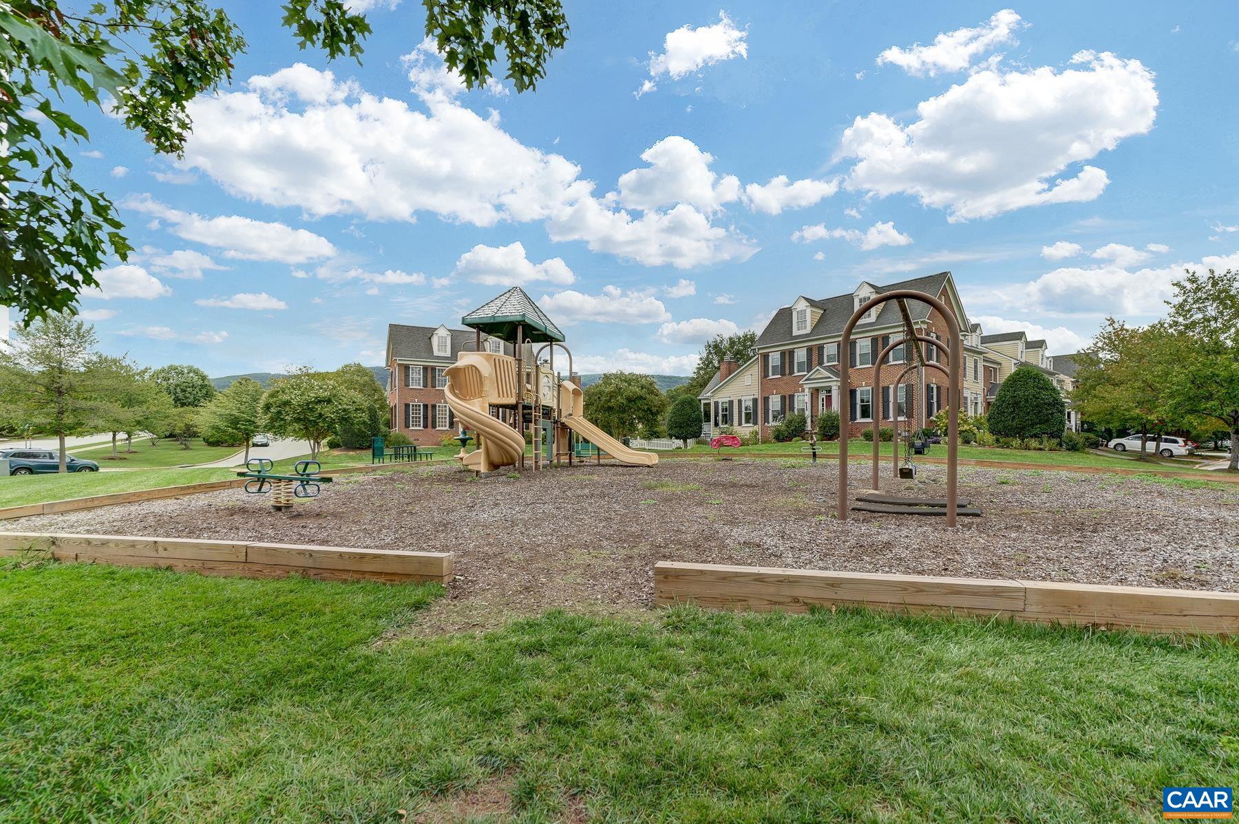 664 HADEN LN