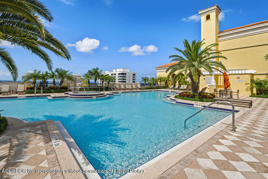 701 S Olive Avenue, 1003