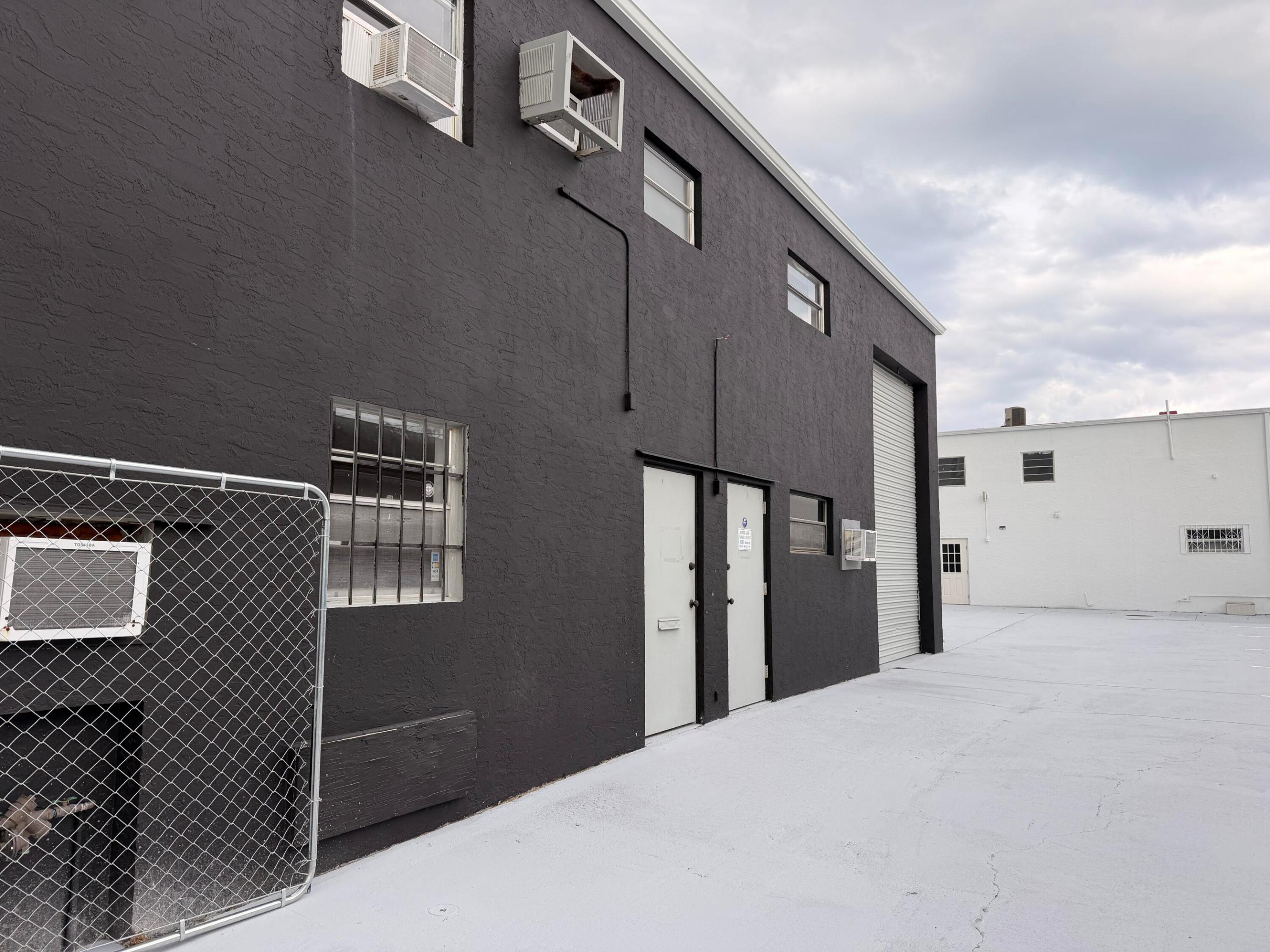 1200 Clare Avenue