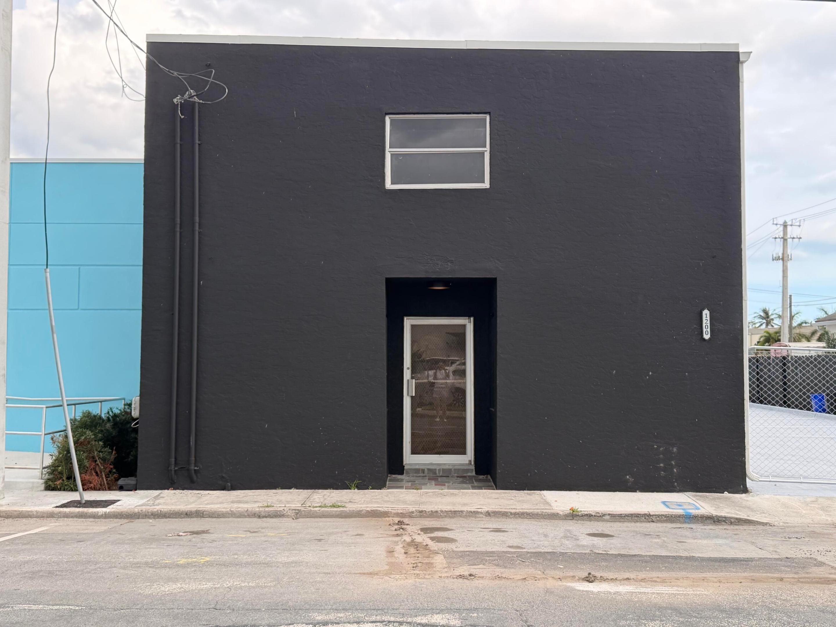 1200 Clare Avenue