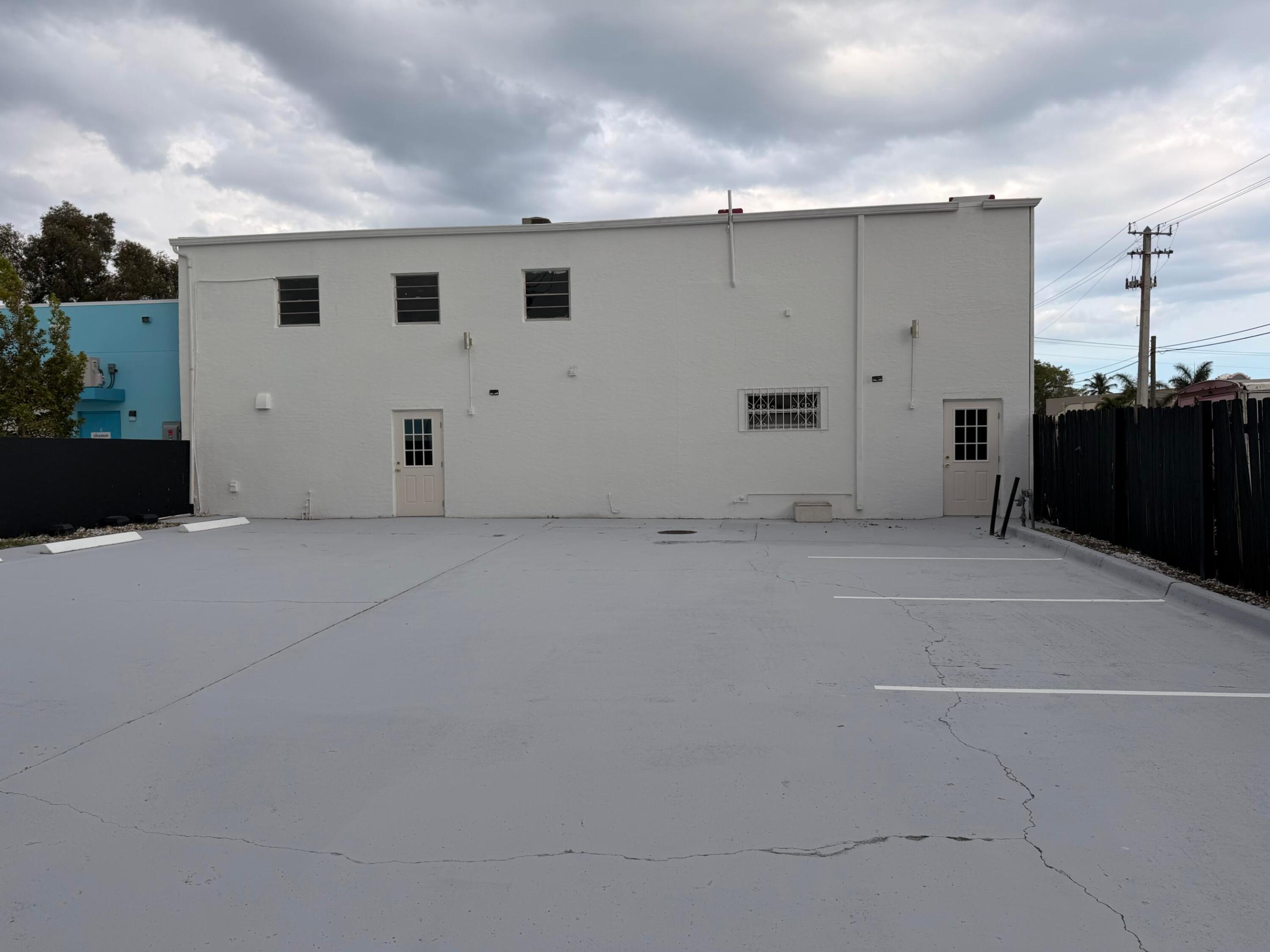 1200 Clare Avenue