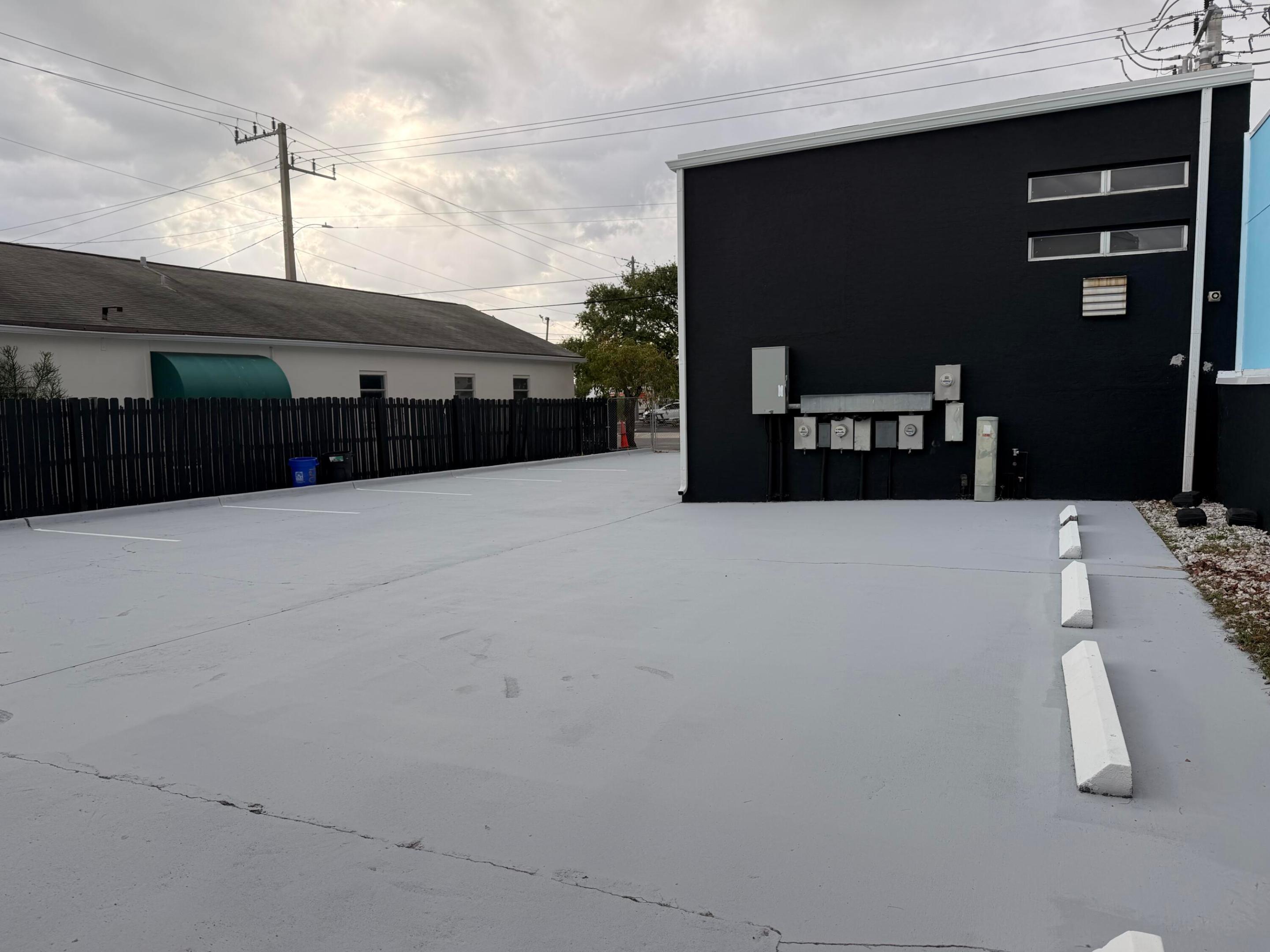 1200 Clare Avenue