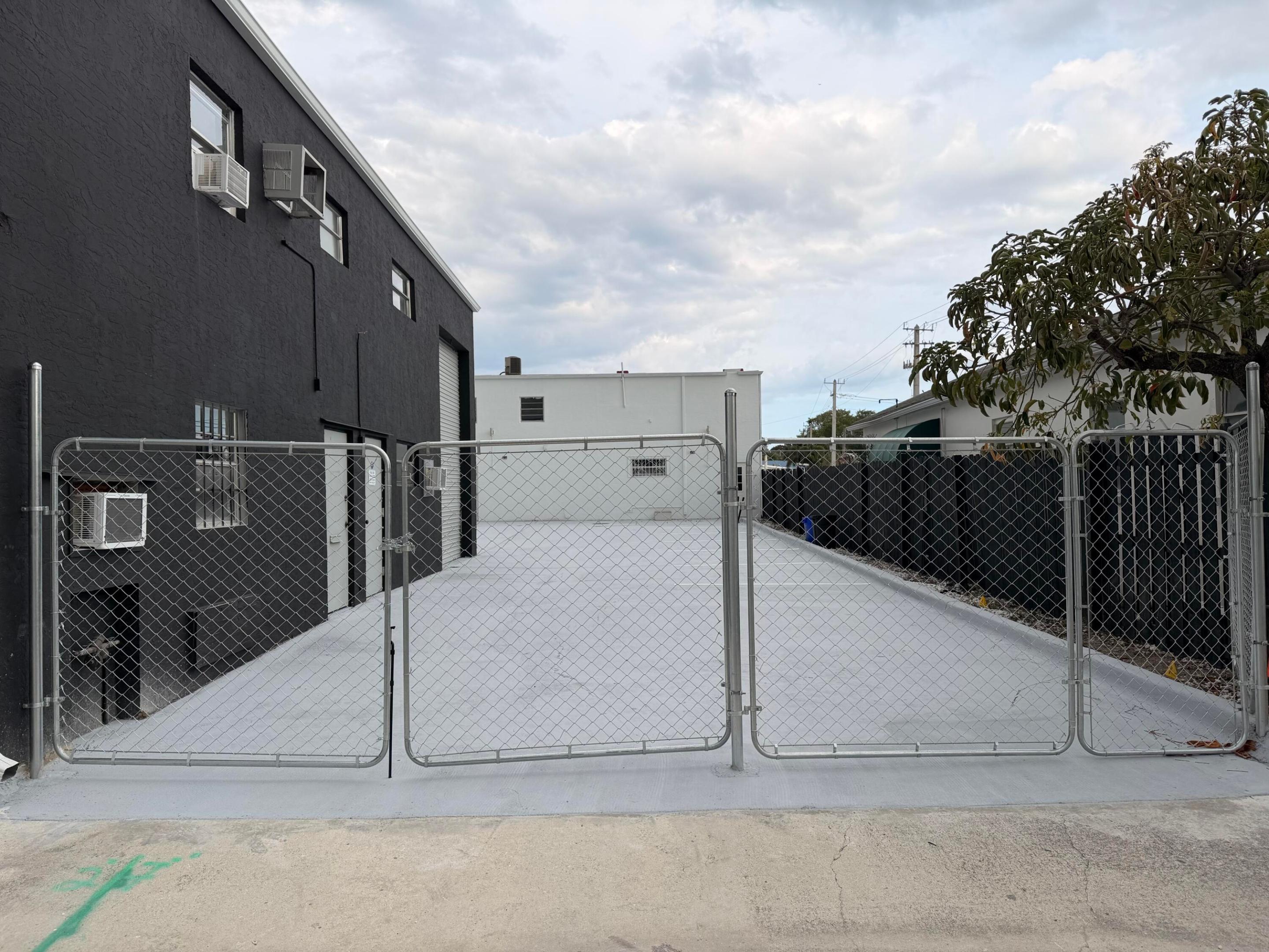 1200 Clare Avenue