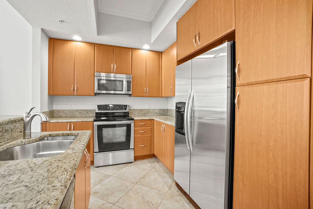 701 S Olive Avenue 1003