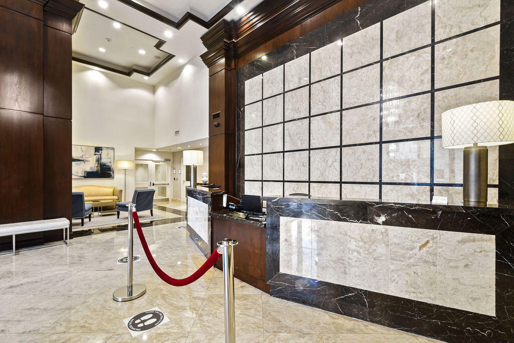 701 S Olive Avenue 1003