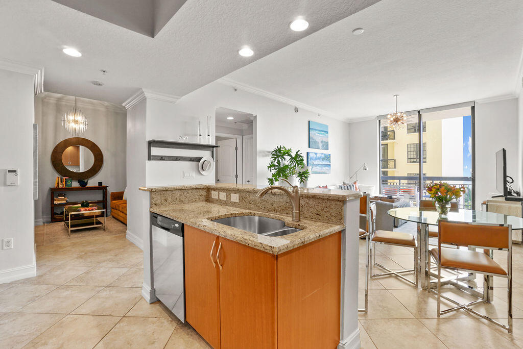 701 S Olive Avenue 1003