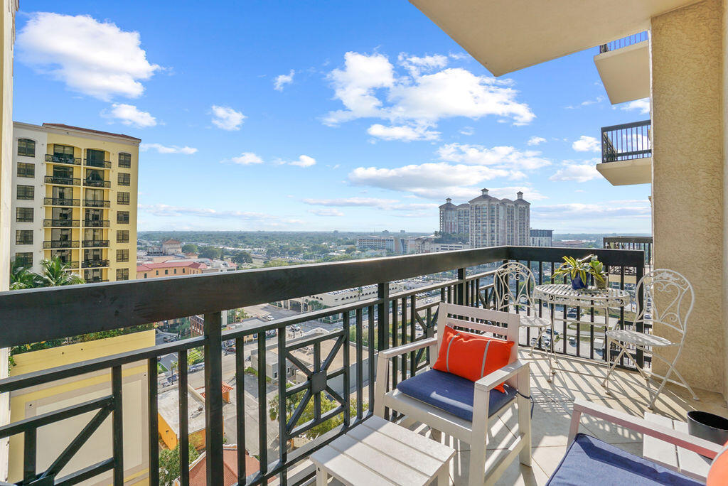 701 S Olive Avenue 1003